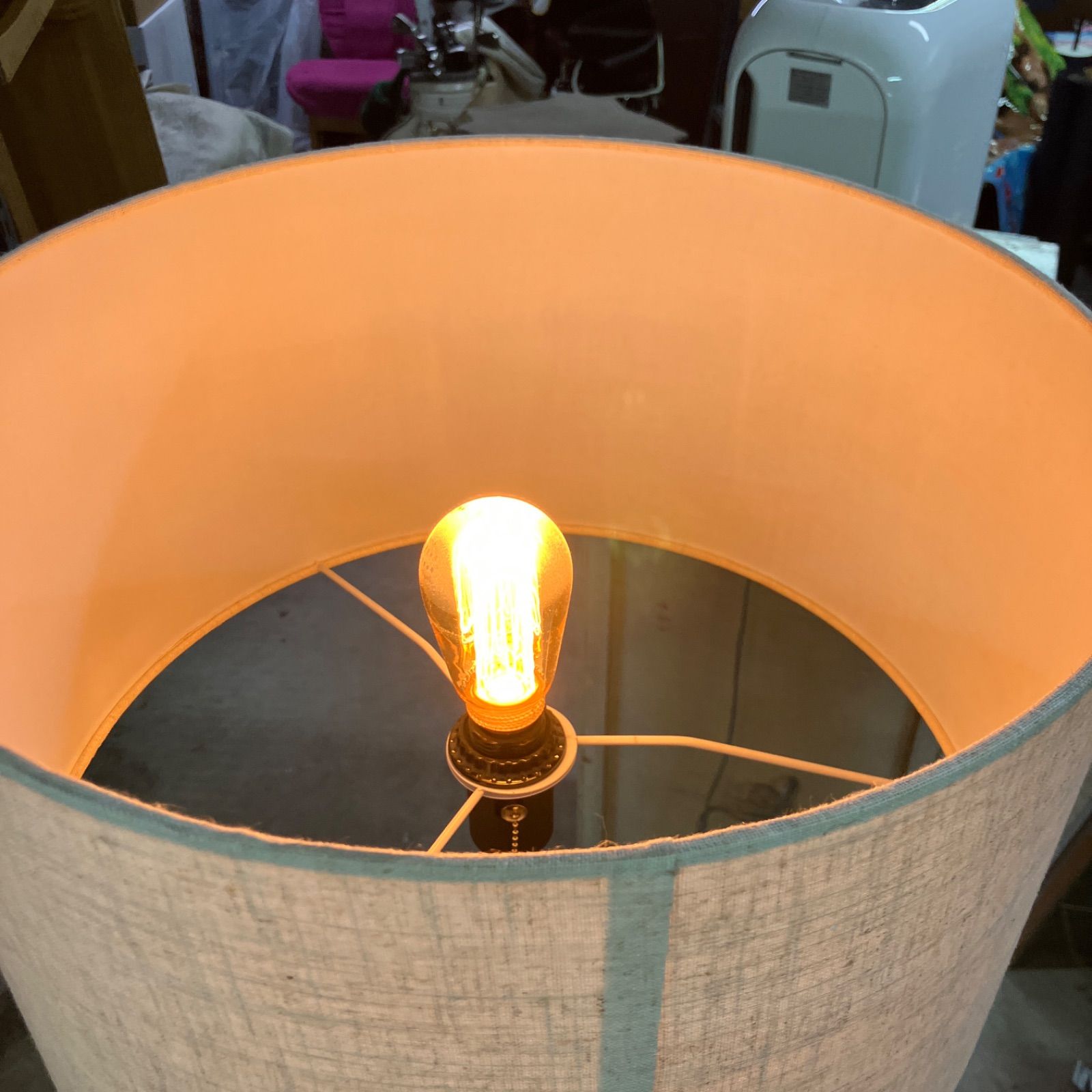 モダン フロアスタンド 照明 サイドテーブル　フロアランプ リネンシェード付き モダン フロアスタンド 照明 サイドテーブルフロアランプ リネン