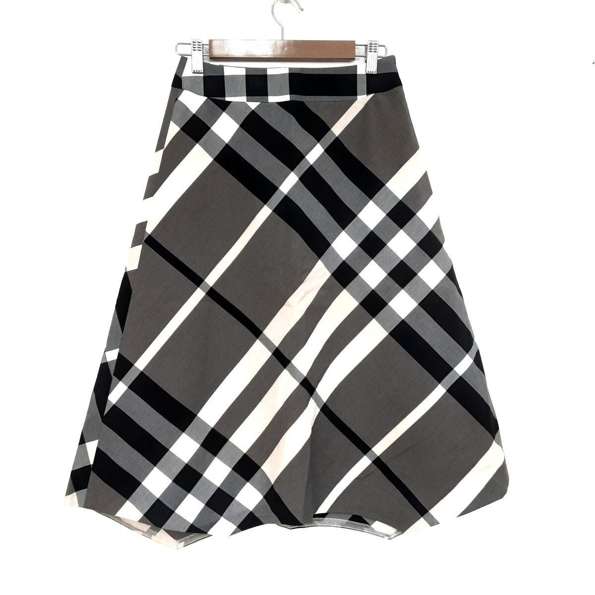 バーバリーロンドン チェック デザインロングスカート ベージュ36 中古・古着通販】BURBERRY BLUE LABEL (バーバリーロンドン