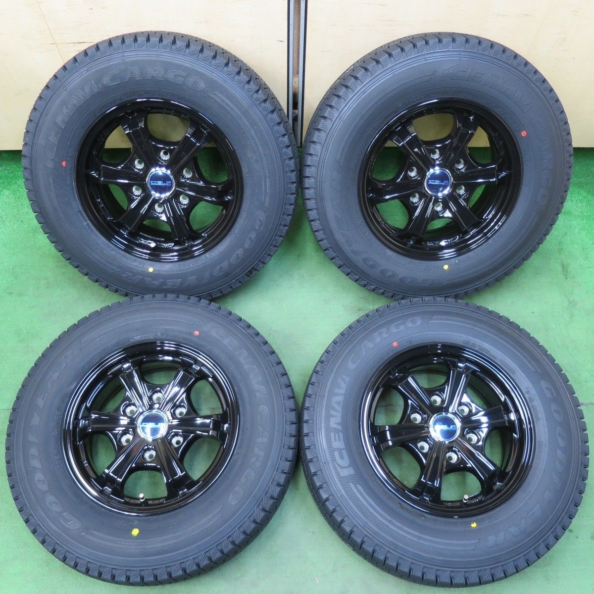 24年 ハイエース 等 195 80R15 107 105L スタッドレス グッドイヤー アイスナビ カーゴ DELF FLEX 15インチ PCD139.7 6H 5022415イス