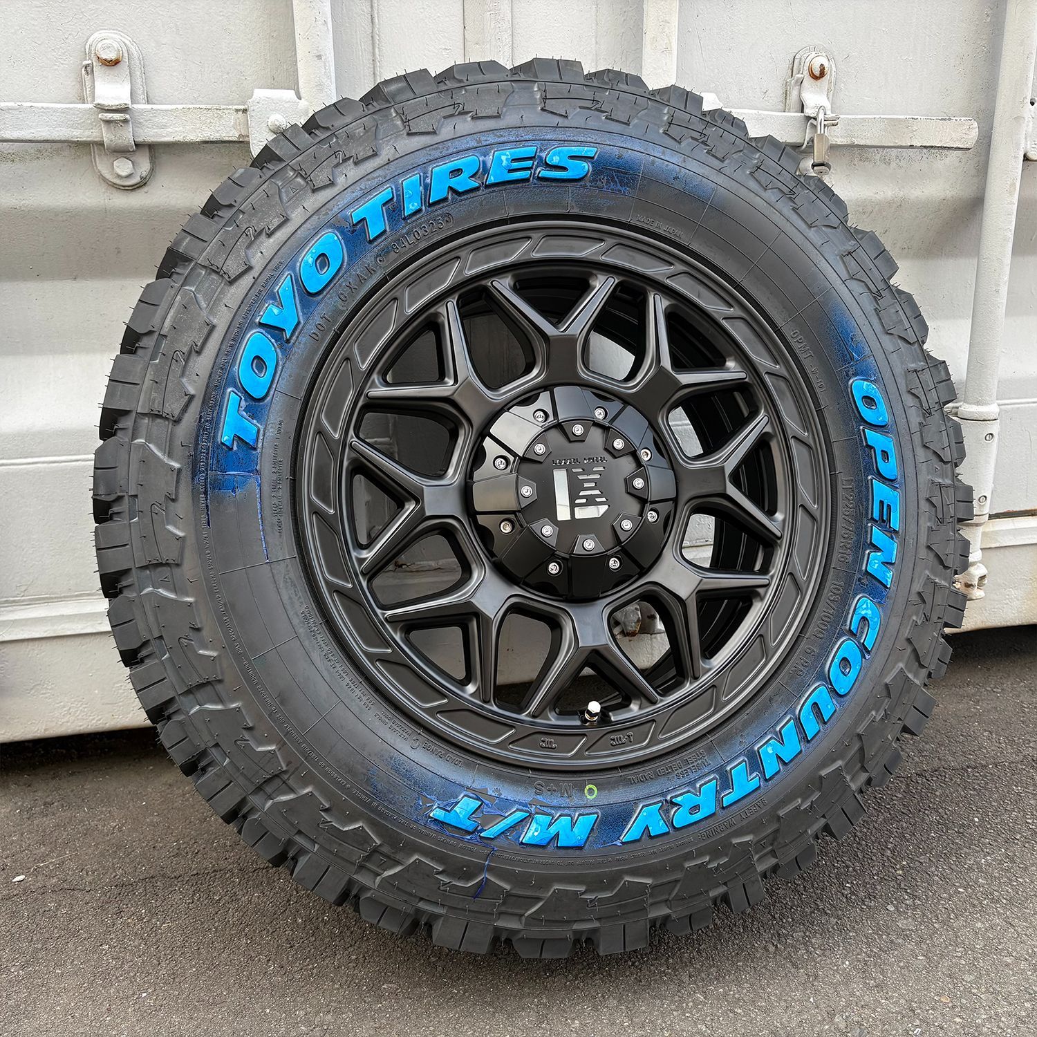 新品 デリカ RAV4 CX-5 235/70R16 モンスタタイヤ マッドエージェント 16インチ 7.0J +42 5/114.3 サマータイヤ ホイール 4本SET 新品 4本 デリカD5 RAV4 CX5 タイヤホイールセット DUNLOP GRANDTREK
