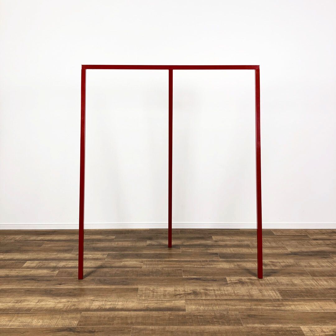 WARDROBE RED