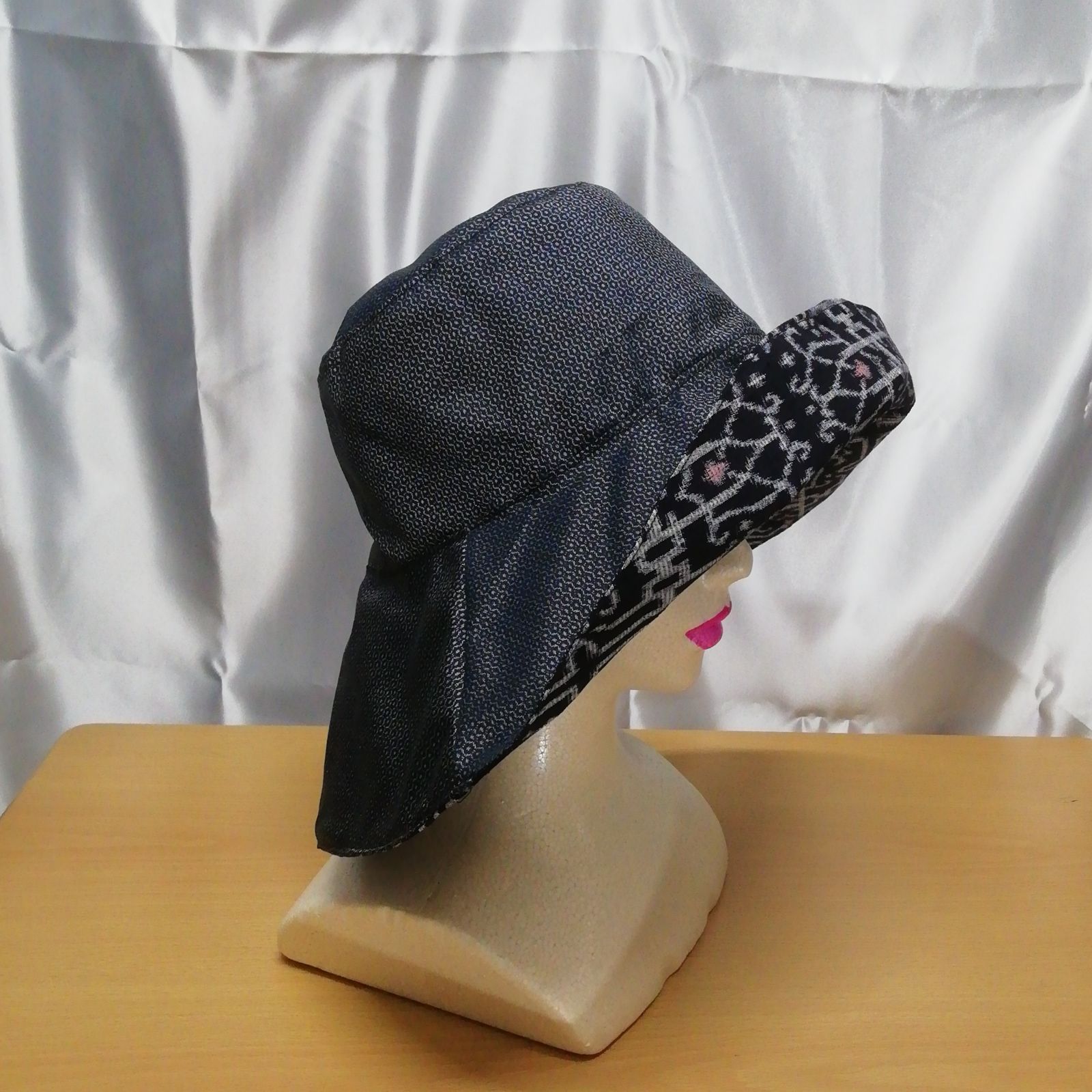 大島紬と紬の帽子 クロッシェ型ハット つば広帽子 リバーシブル