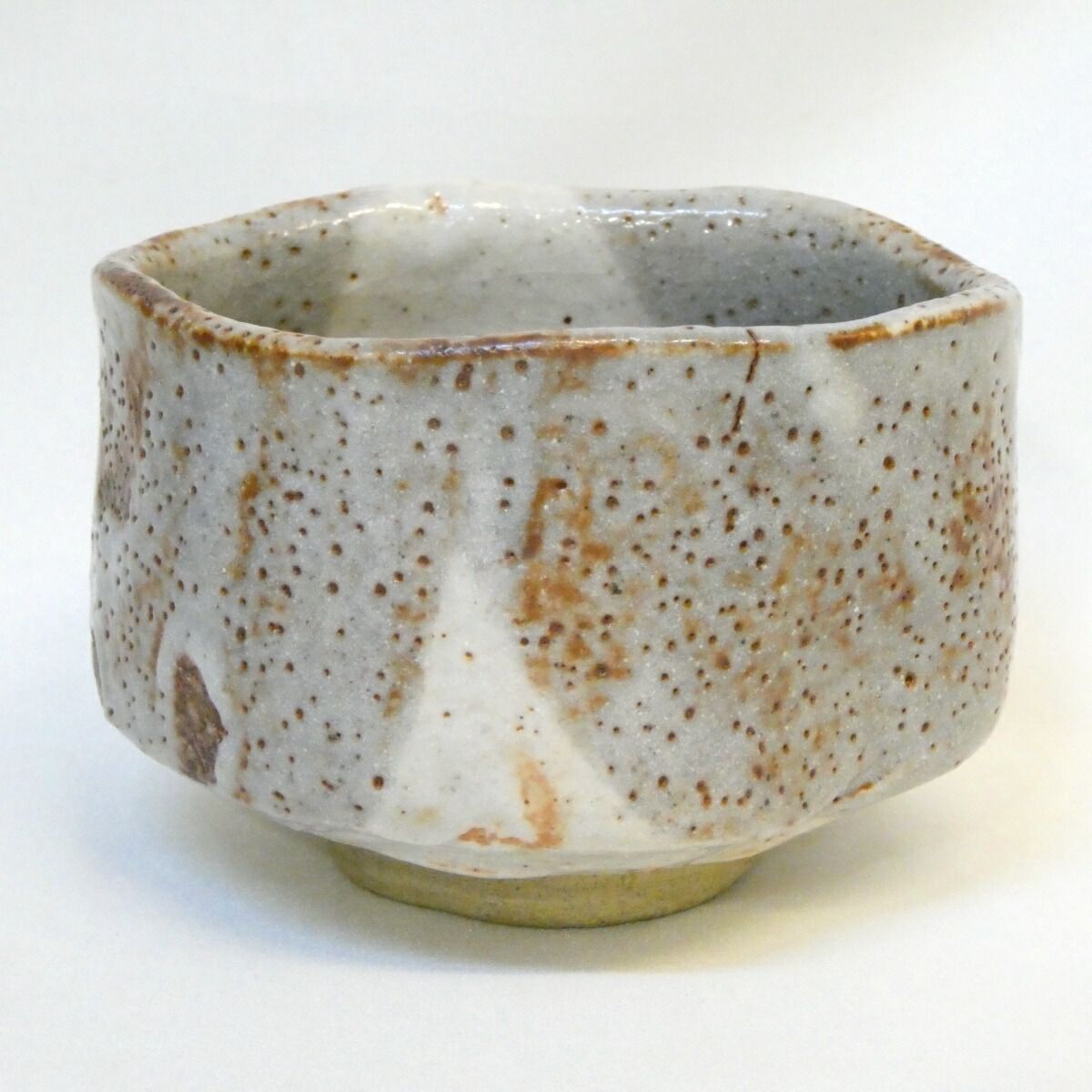 茶道具　志野焼　絵志野　茶碗　裏千家十五代鵬雲斎極め箱　M　R6825 茶道具 志野焼 絵志野 茶碗 裏千家十五代鵬雲斎極め箱 M R6825