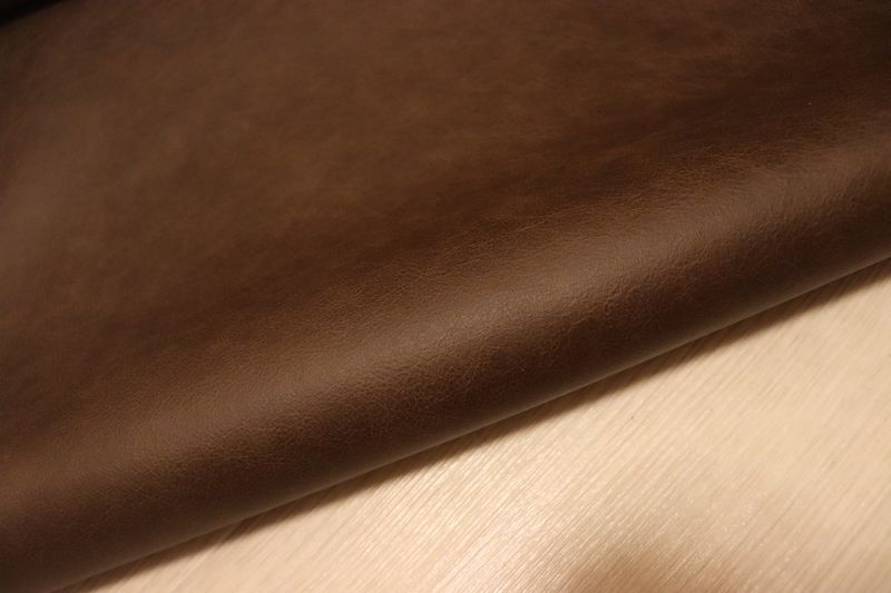 ヴィンテージ 232ds クロム革 牛革 イタリア レザー スムース加工 はぎれ 一枚革 レザークラフト 革 皮 本革 diy 生地 材料
