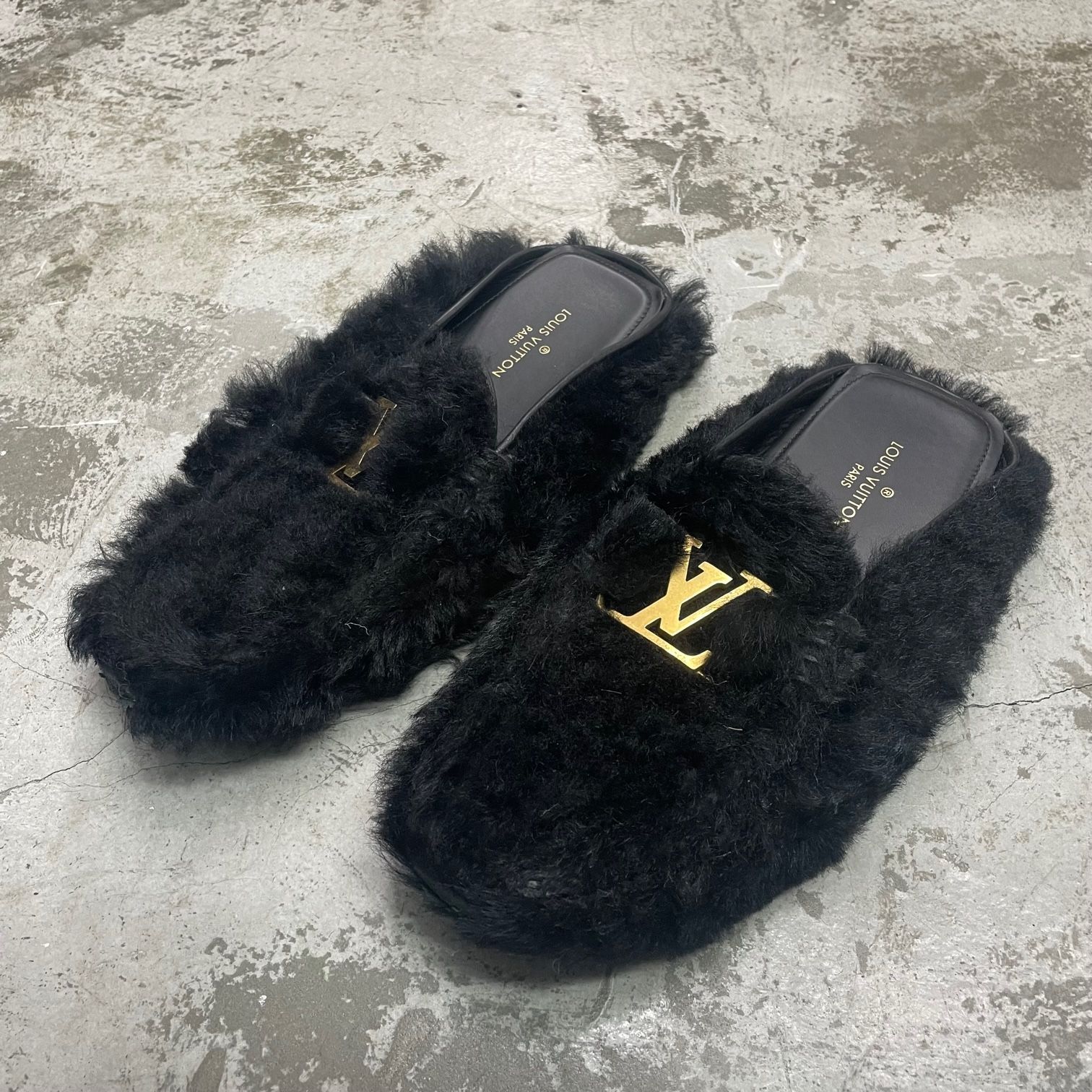 LOUIS VUITTON LVロゴ ラコーチライン ファー サンダル FA0177 ルイヴィトン ブラック 6 80321A1