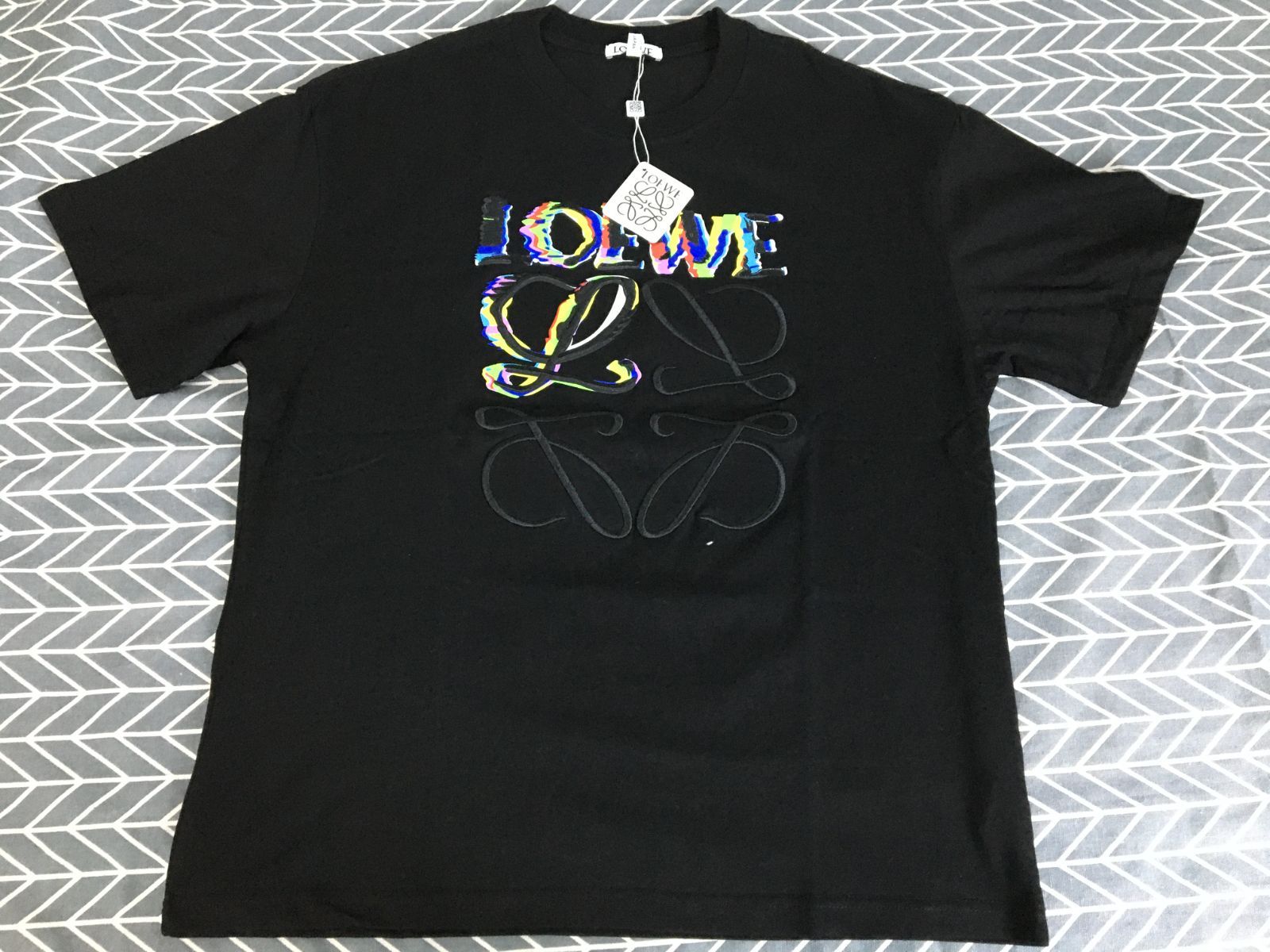 大人気  loewe ロエベグリッチアナグラムTシャツ M