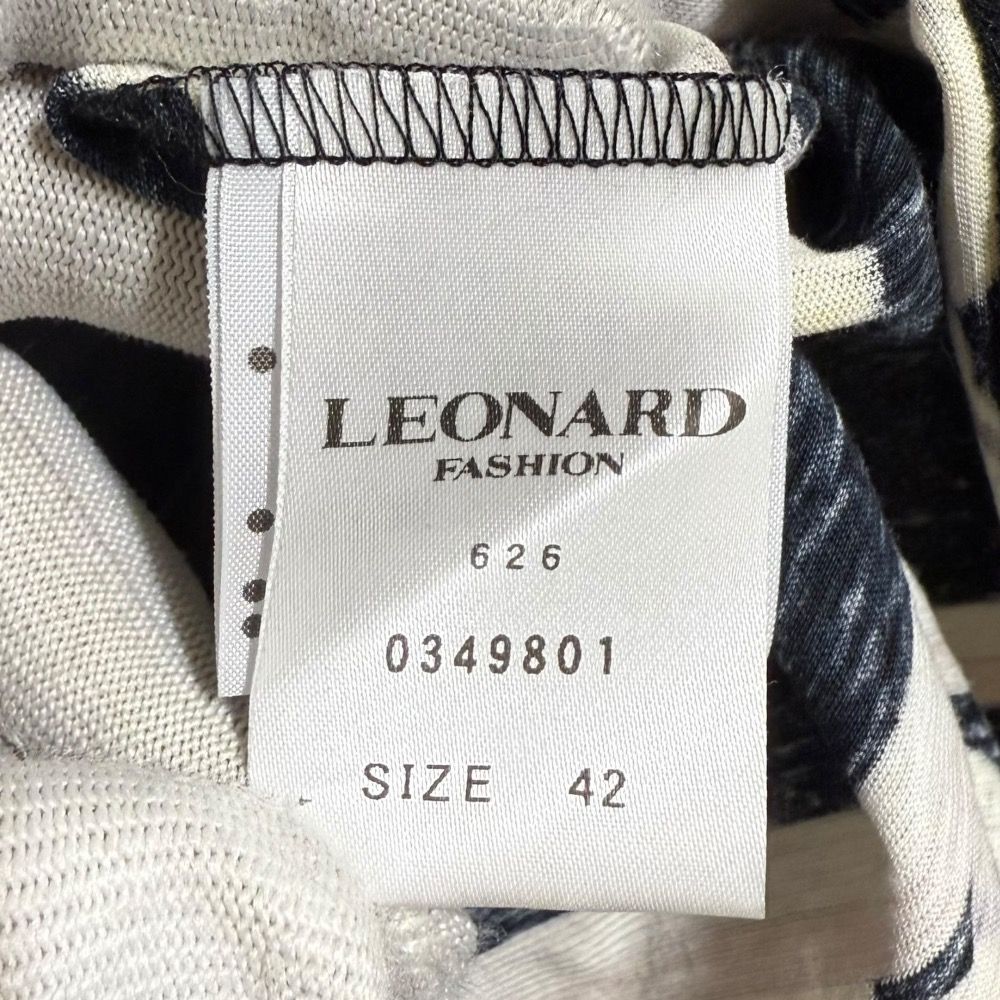 美品 LEONARD FASHION レオナールファッション フラワープリント ブラウス カットソー サイズ42 ブラック レディース 古着 中古 美品 LEONARD FASHION レオナールファッション フラワープリント