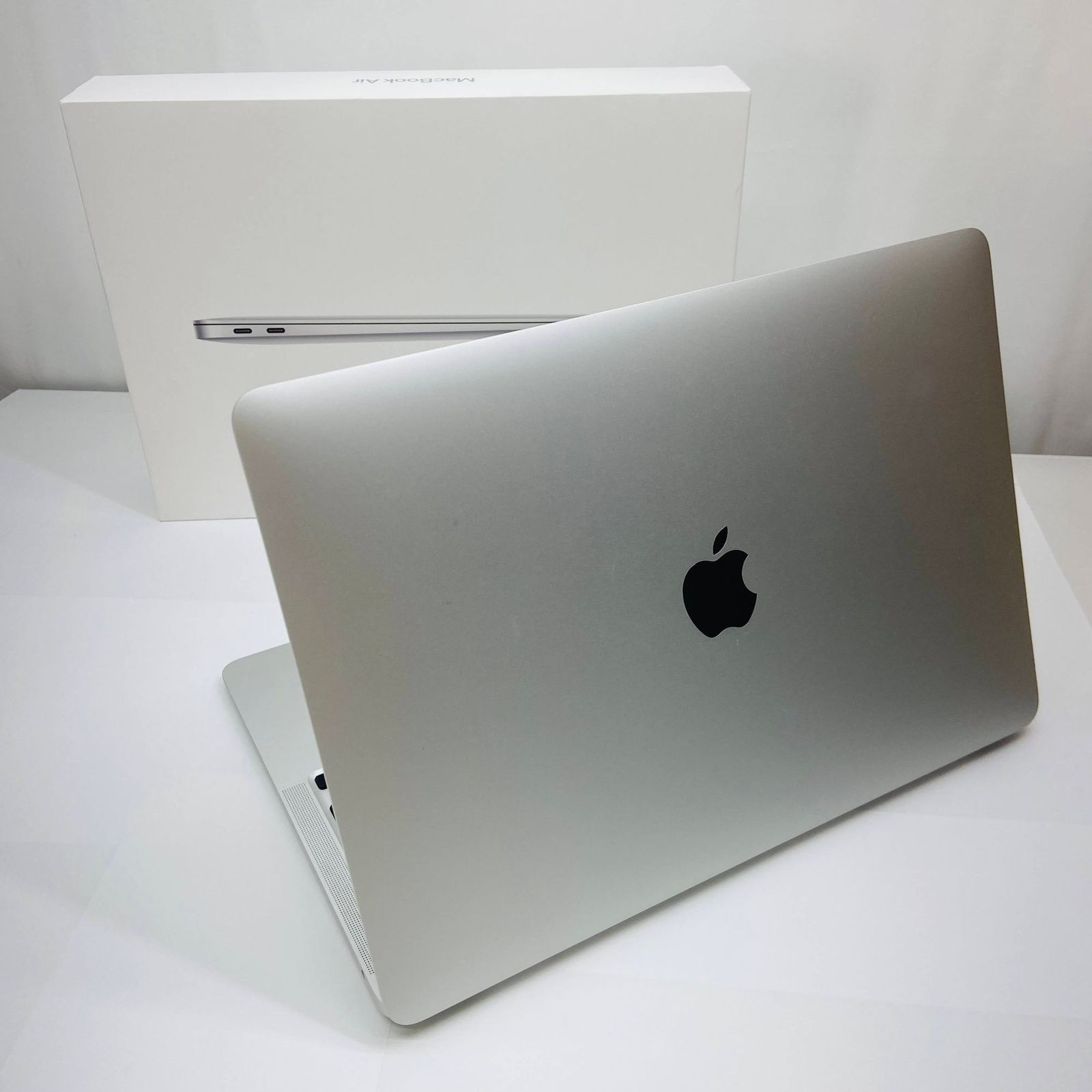 Apple MacBook Air 2020 MGN93J|A Apple M1 8GB SSD256GB C3865 80サイズ発送