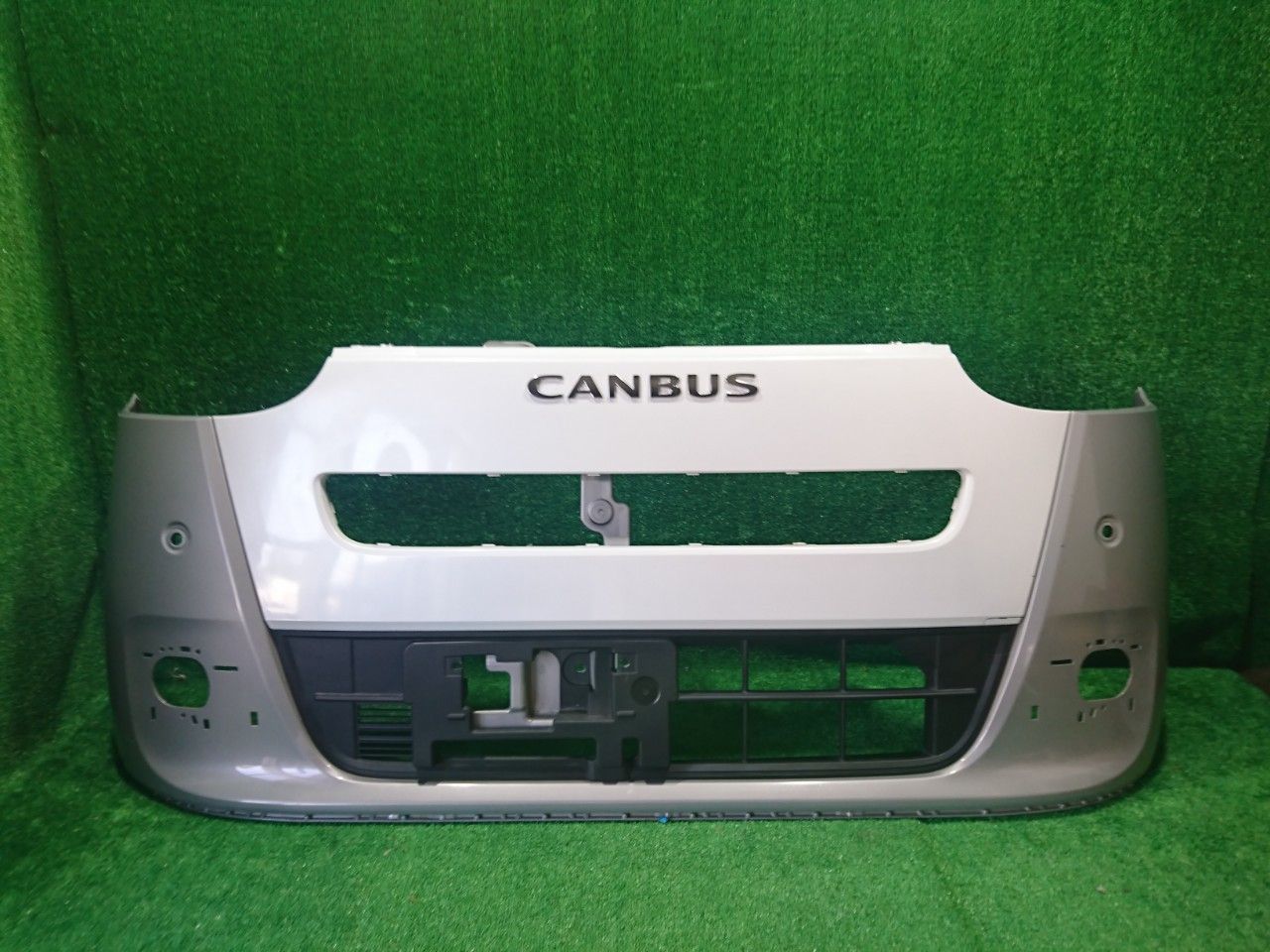 LA850S ムーヴキャンバス フロントバンパー シルバー系×パール 47923