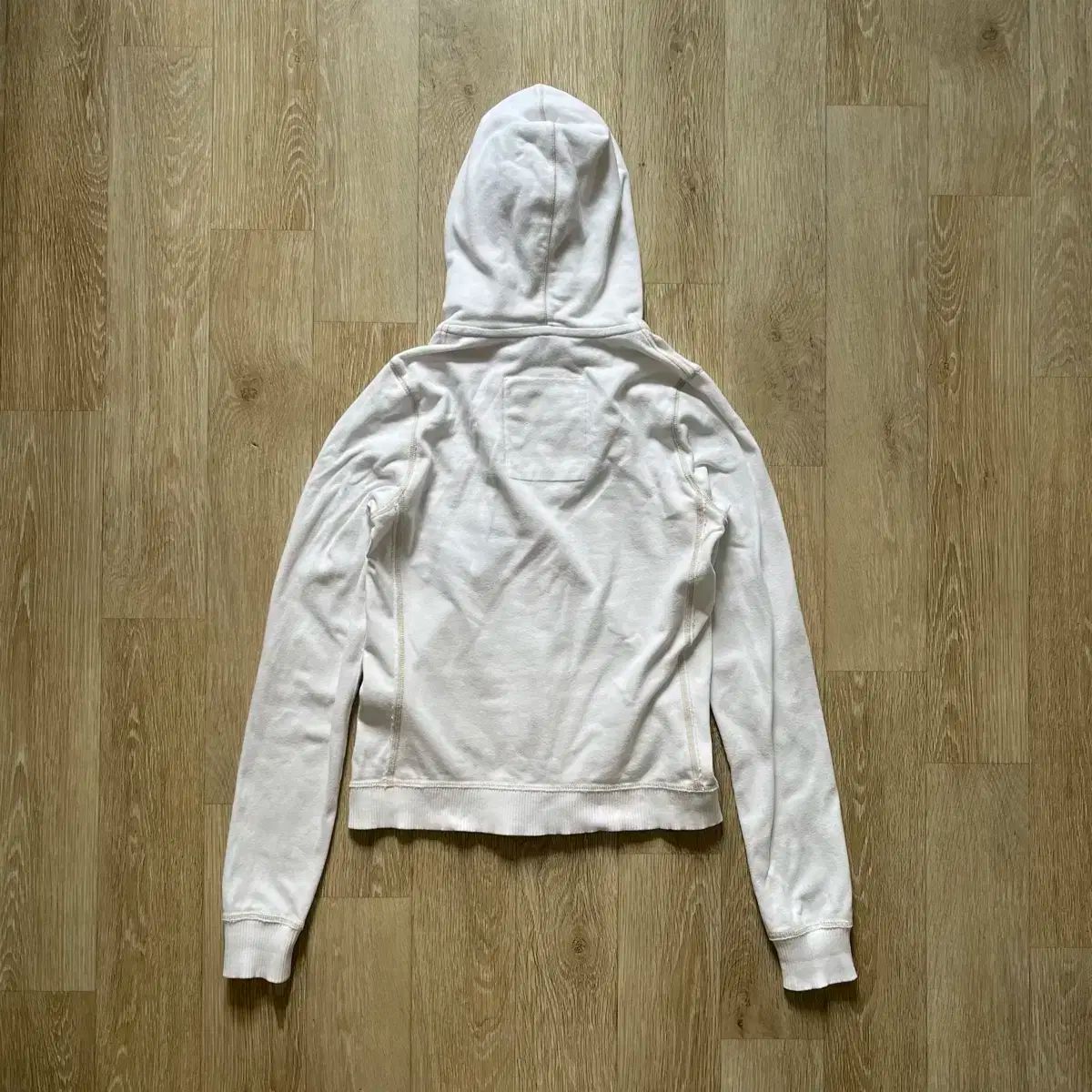 あ*様 Hollister フード付きパーカー M クリーム Hollister(ホリスター) ジップアップパーカー フード付き - メルカリ