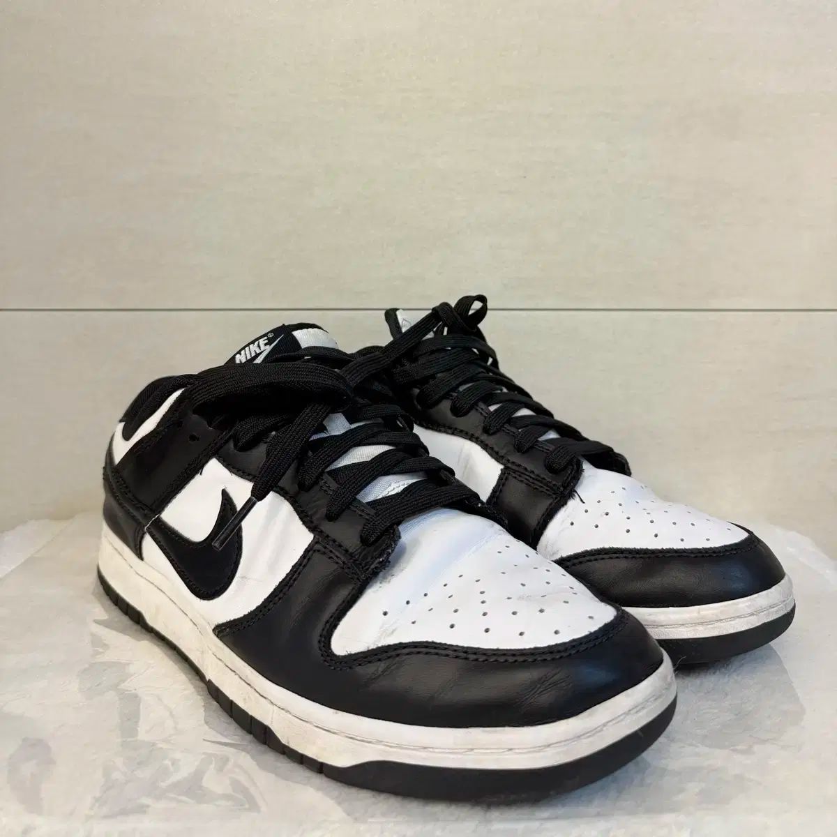 285 ) ナイキ スニーカー ダンクロー ブラック&ホワイト NIKE(ナイキ
