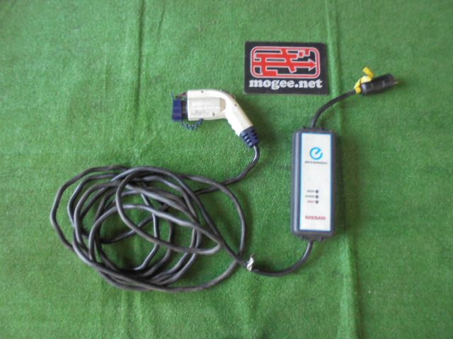 1FC8119 RG5 日産 リーフ AZE0 中期型 X 充電ケーブルのみ 29690 3NA1A|7335-8482