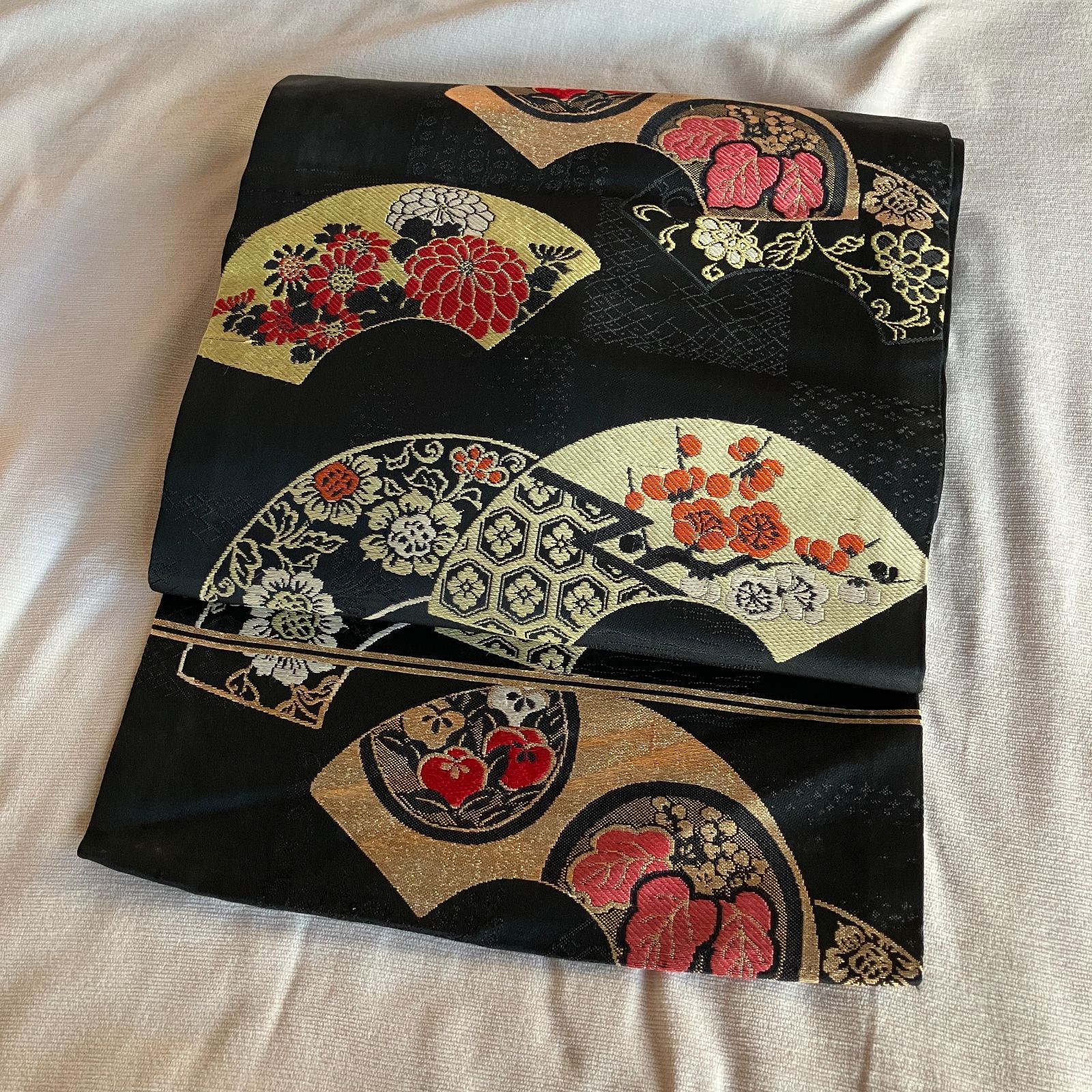 手刺繍　アンティーク　帯　リメイク　アンティーク　ハギレ アンティーク 刺繍 名古屋帯 リメイク レトロ 黒地 N256 - メルカリ