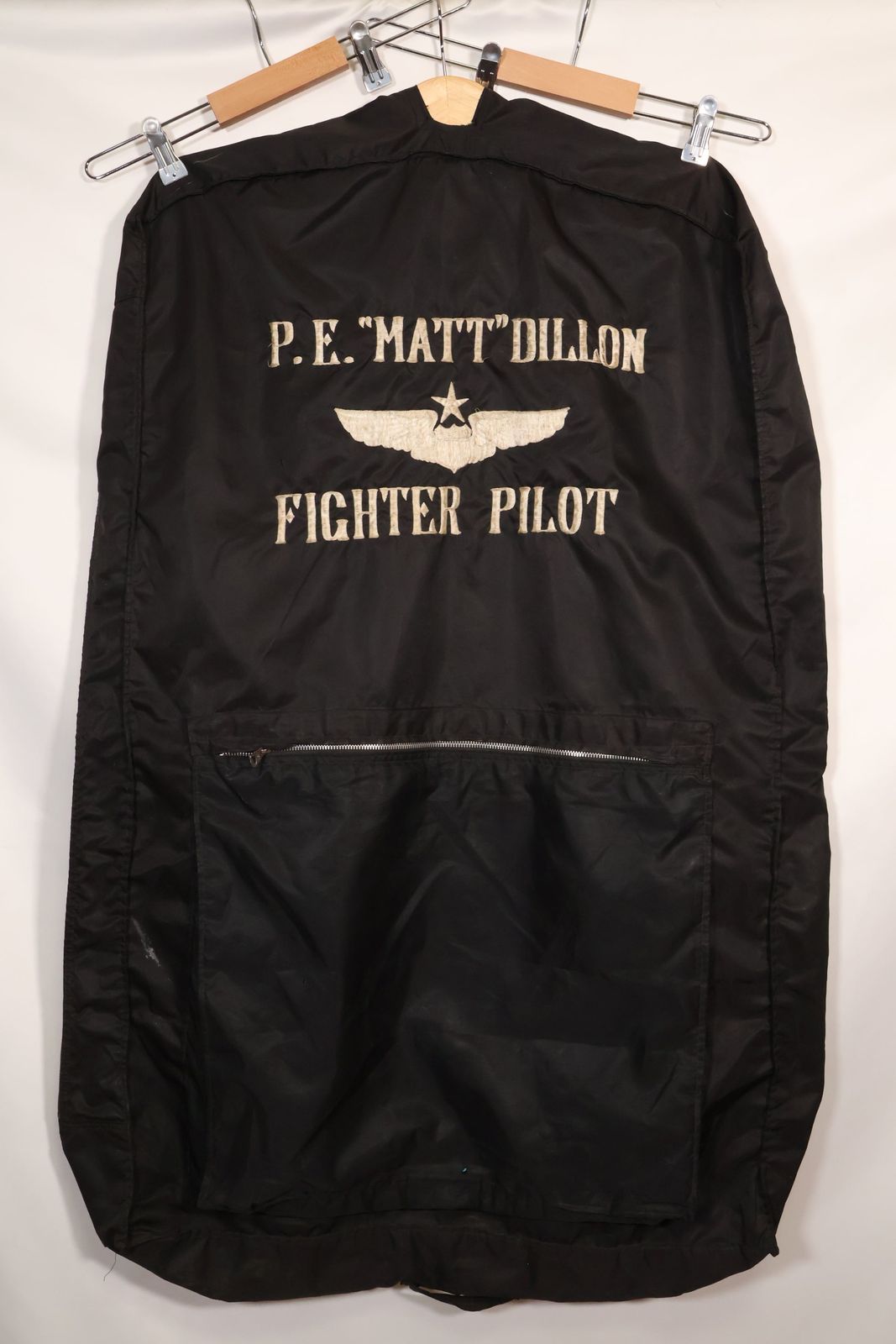 1960年代　個人調達品　戦闘機パイロット　フライトジャケットu0026制服用　スーツバッグ　刺繍入　中古品