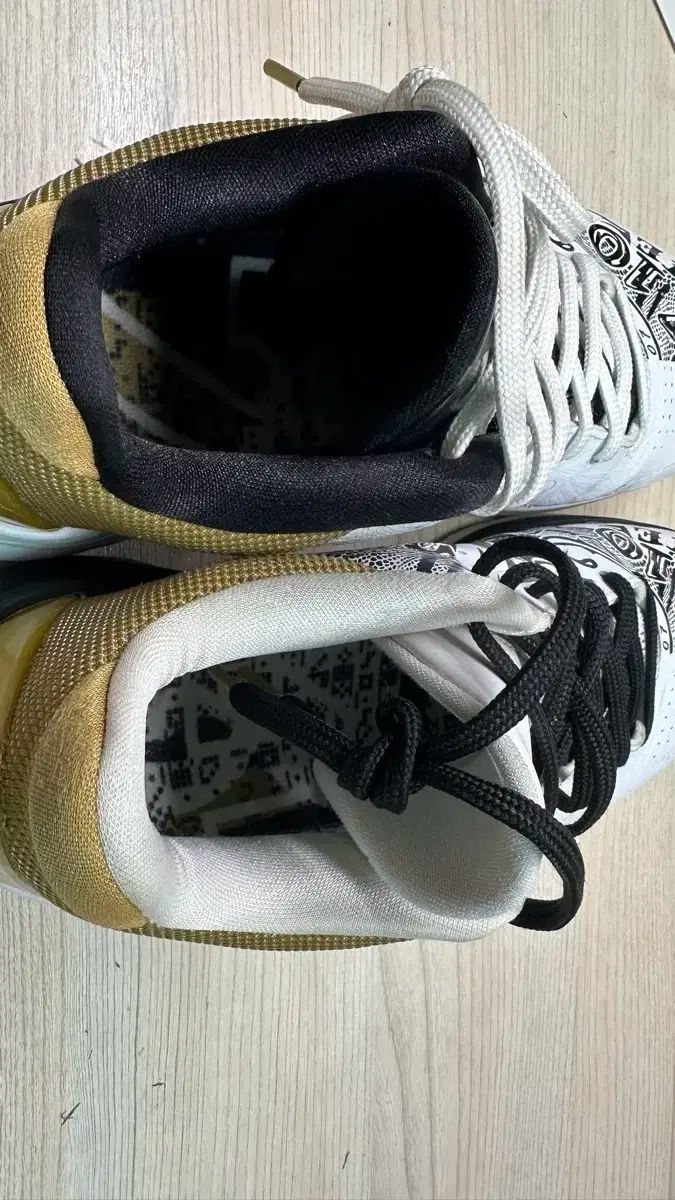 コービー BIG STAGE 275 シューズ(男性用) バスケットボール スポーツ