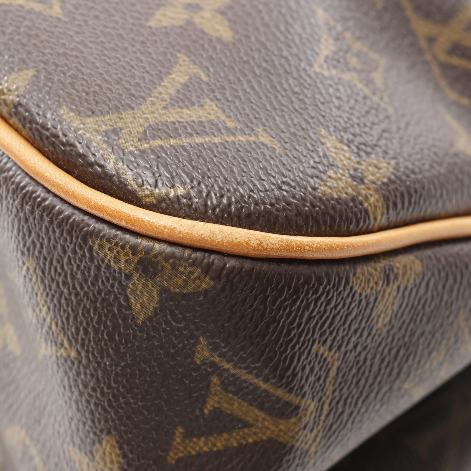 VUITTON ショルダーバッグ