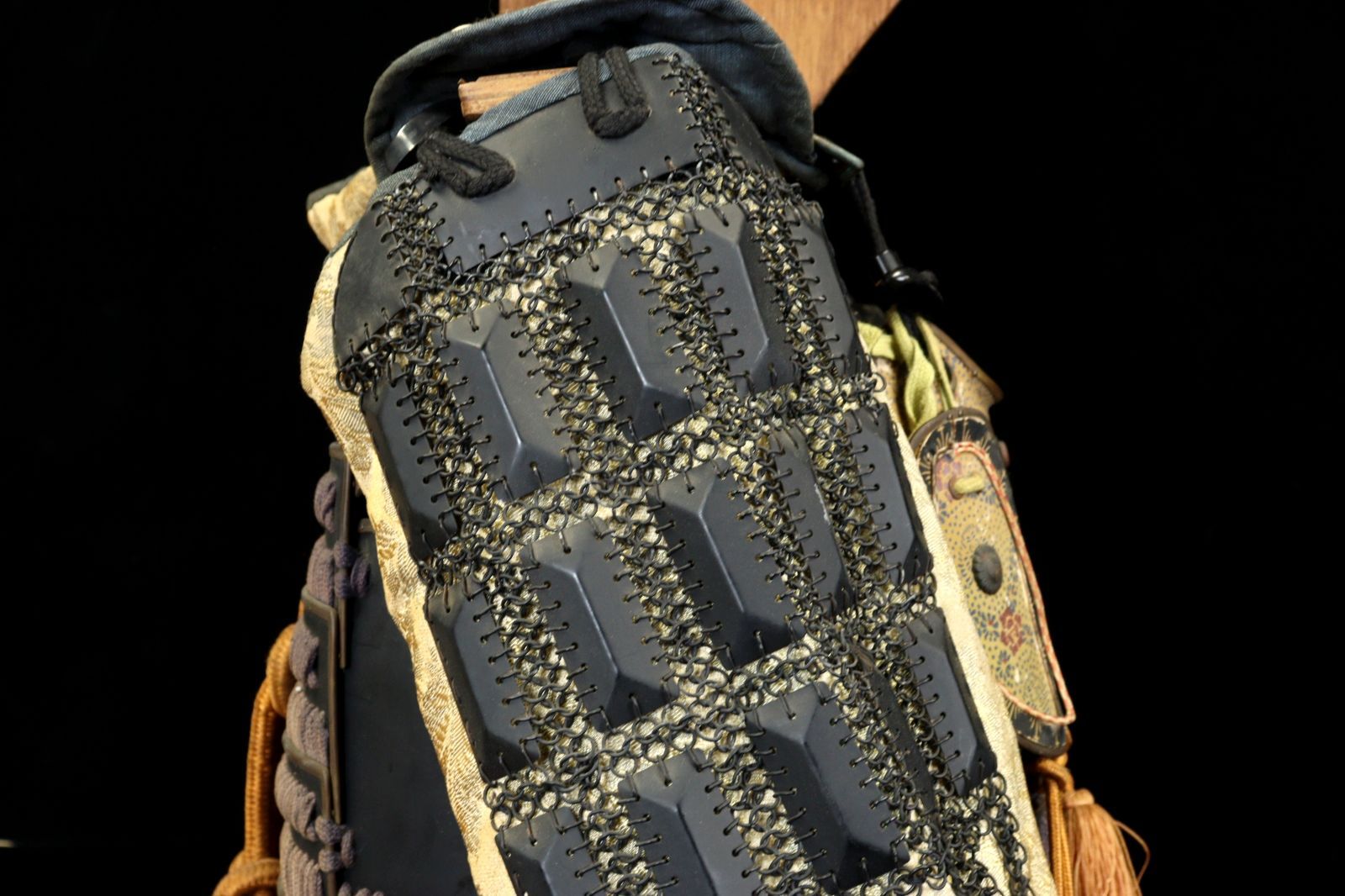 八間筋小星兜 紺糸威鎧