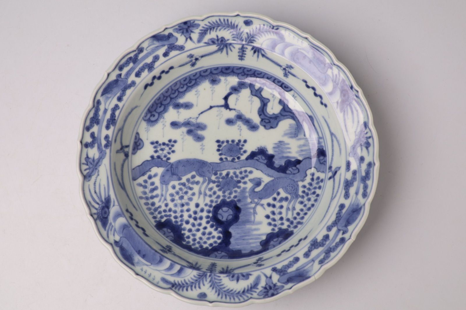 皿、伊万里焼、骨董、アンティーク、陶芸 590 染付 菊 花 古伊万里 伊万里焼 骨董 アンティーク 角皿