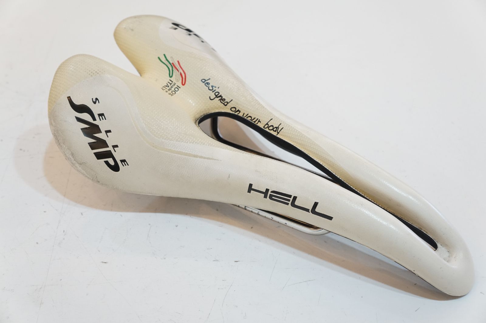 SELLE SMP セラ エスエムピー HELL サドル | バイチャリ浦和ベース