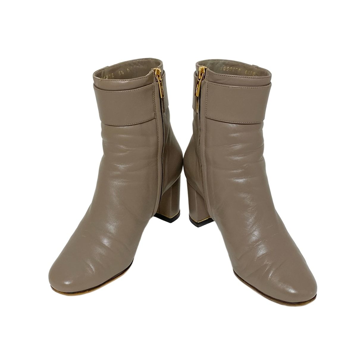 サルバトーレフェラガモ ショートブーツ 5 1 2 D レディース - グレーベージュ チェーン フィアンマ アウトソール張替済 レザー