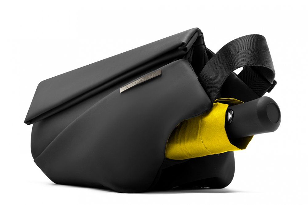 メッセンジャーバッグ