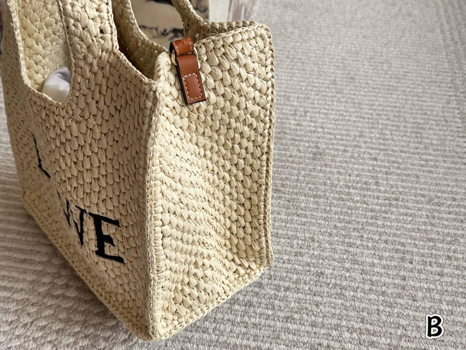 今日 Loewe 2025 年夏の 草編みバスケットバッグ 送料無料 在庫 セール価格