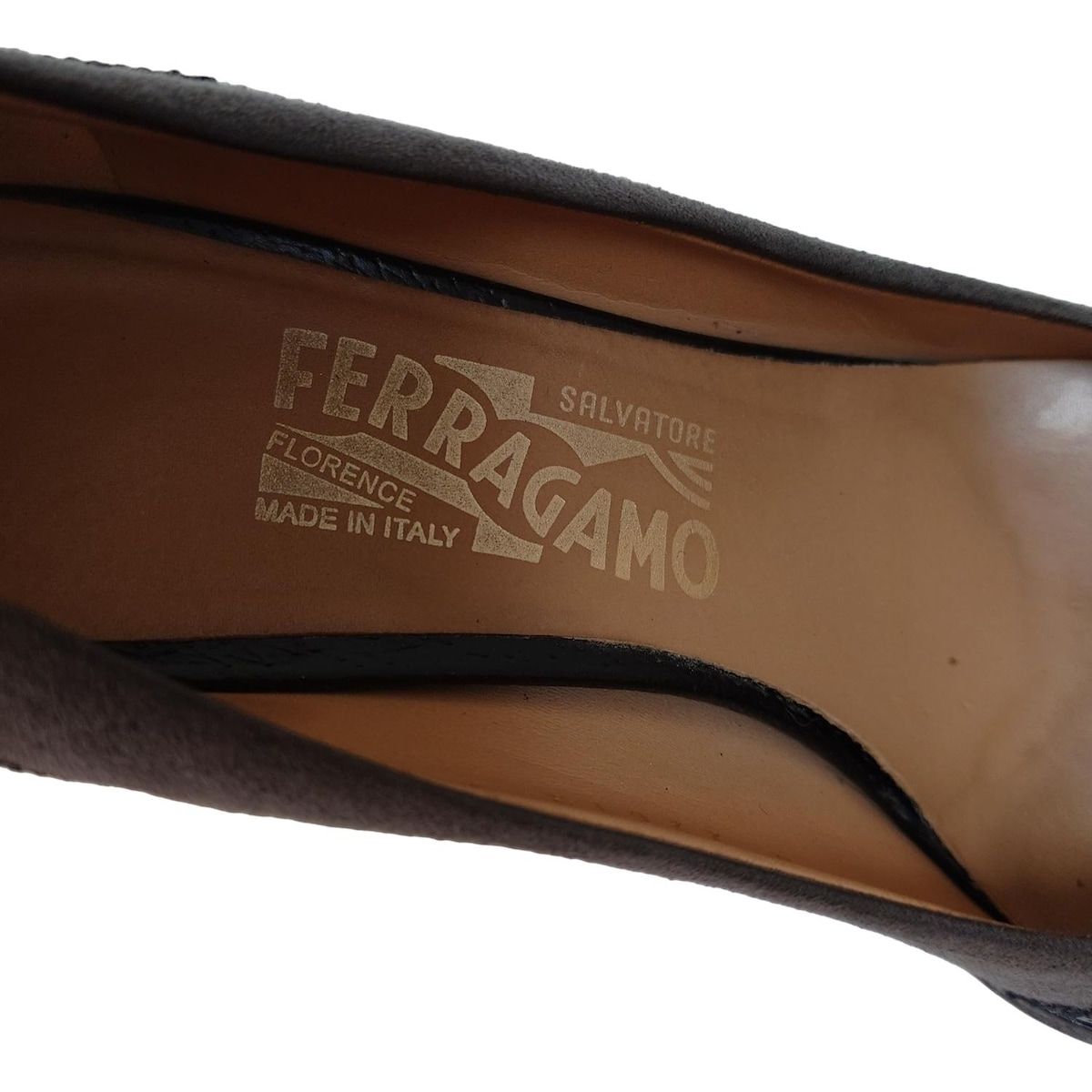  SalvatoreFerragamo サルバトーレフェラガモ パンプス 6 1 2 C レディース - 黒×グレー リボン ヴァラ ウィングチップ レザー ハイヒール パンプス パンプス