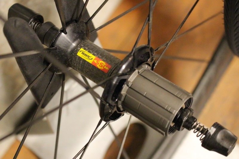 MAVIC COSMIC CARBONE 40 シマノ11s クリンチャー 美品 MAVIC COSMIC CARBONE 40 シマノ11s クリンチャー 美品