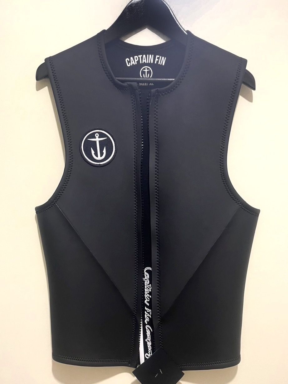 【新品・セール！】CAPTAIN FIN キャプテンフィン 2mm ベスト VEST WHITE ANCHOR WAPPEN Mサイズ