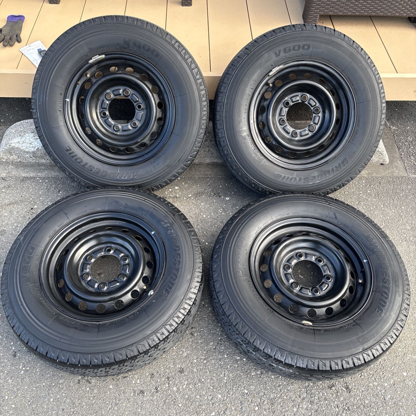 【バリ溝！】ハイエース 195/80R15 107L タイヤホイールセット ハイエース200系用 195/80R15 107/105L LT スタッドレスタイヤ
