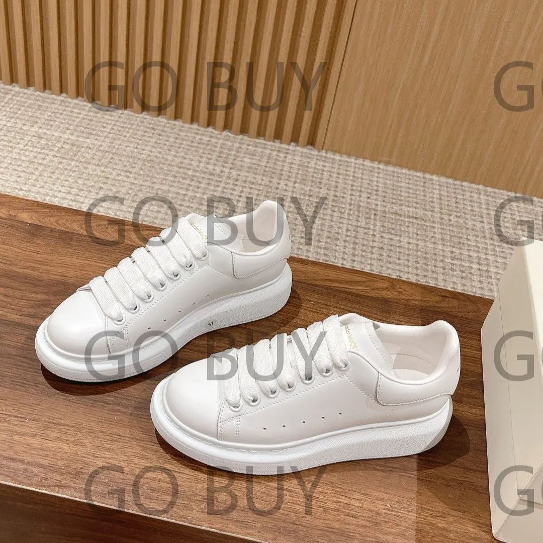 Alexander McQueen アレキサンダーマックイーン  スニーカー レディース/メンズ    箱付 3 white 白