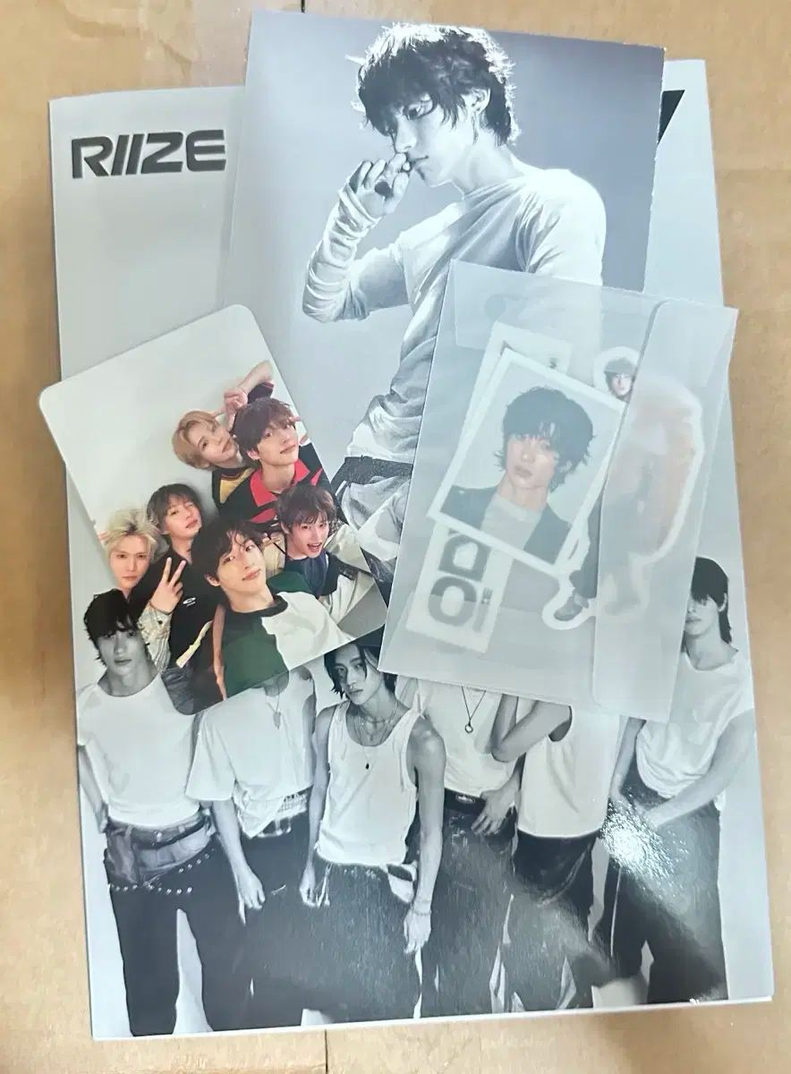RIIZE ODYSSEY フォトブック トレカ ステッカー まとめ 約86点 RIIZE ソヒ ODYSSEY フォトブック セット CD ステッカー - メルカリ