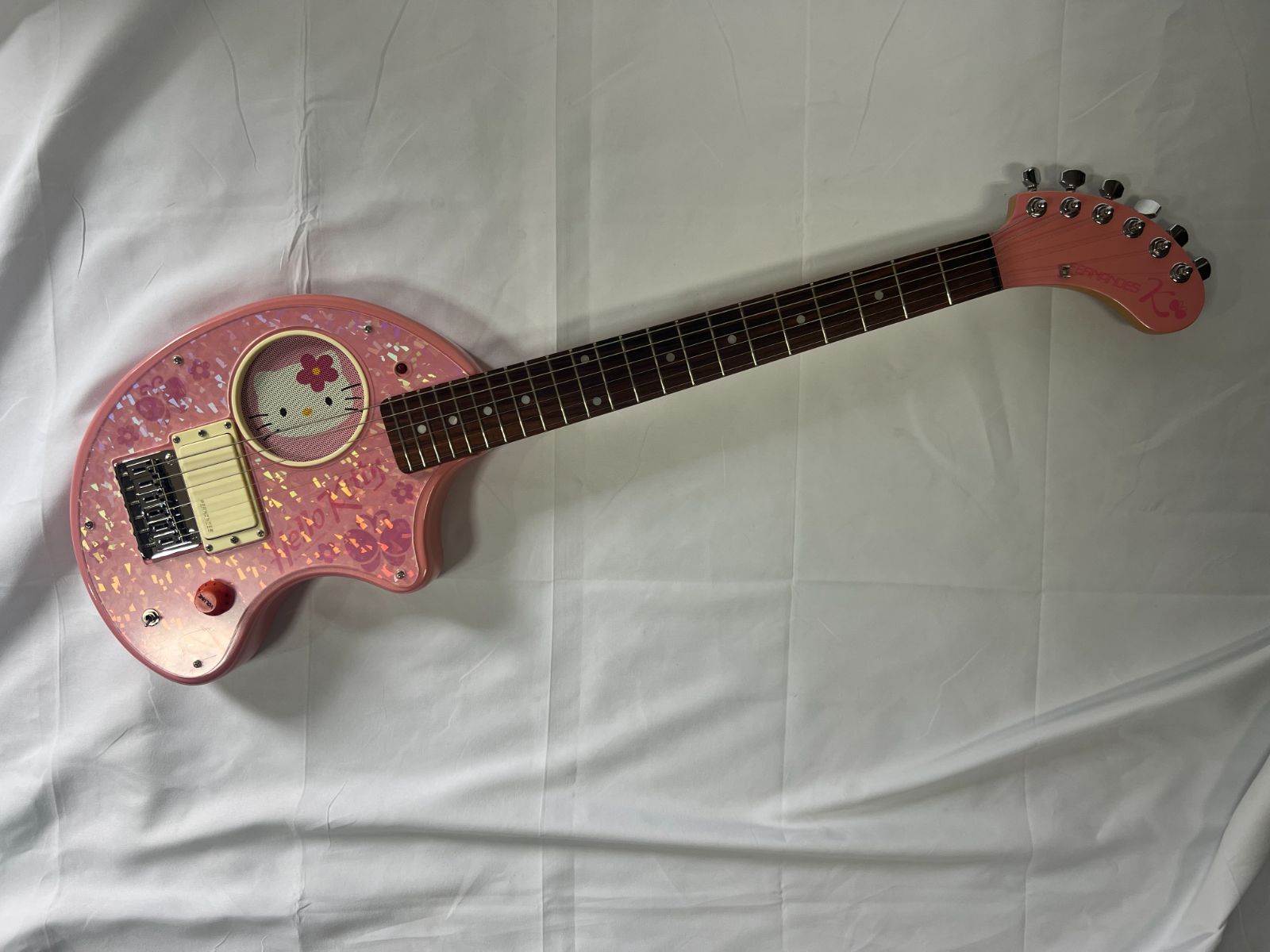ハローキティ エレキギター FERNANDES アンプ内蔵 ZO-3 Amazon | FERNANDES ZO-3 HK KABUKU ハローキティー スピーカー