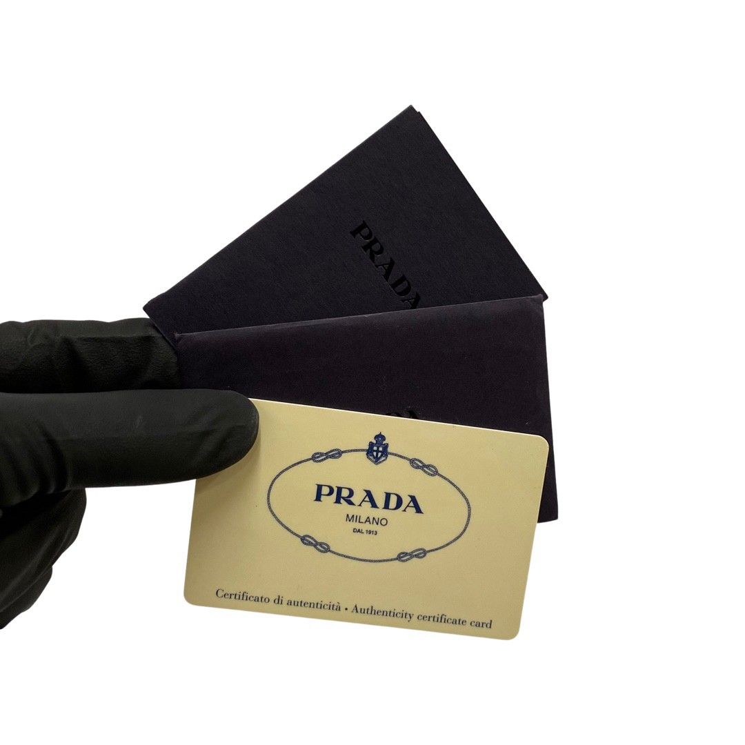 極 美品 保存袋付き PRADA プラダ 三角ロゴ 金具 ナイロン