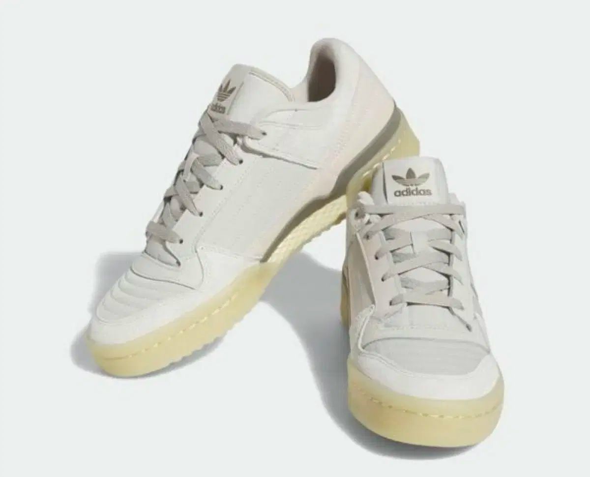 adidas(アディダス) フォーラム ロー CL トルク セサミ 425 HQ7096