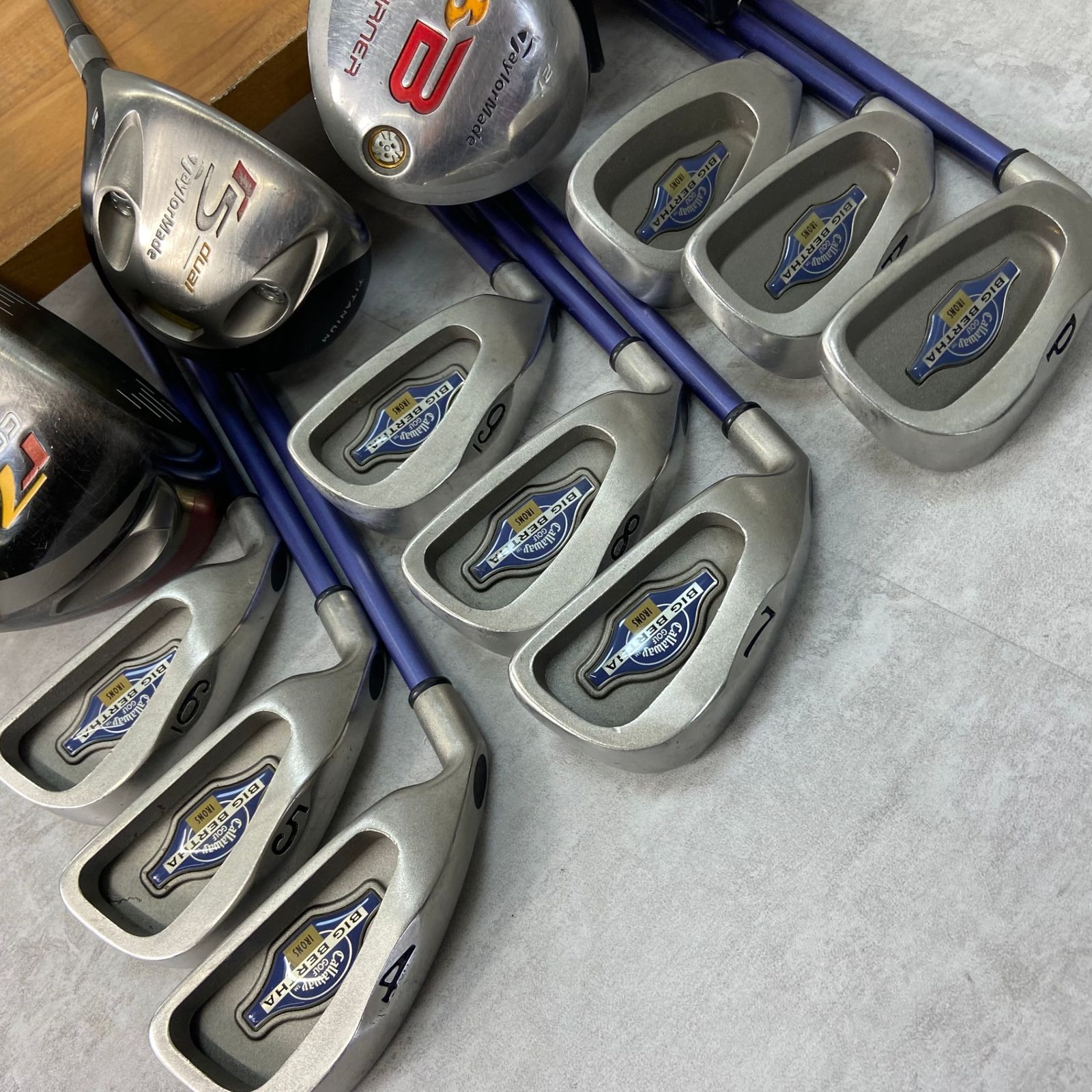 TaylorMade - レフティー　テーラーメイド　キャロウェイ　メンズゴルフ13本セット　カーボン　R　左利き用　キャディバッグ　TaylorMade　Callaway レフティー テーラーメイド キャロウェイ メンズゴルフ13本