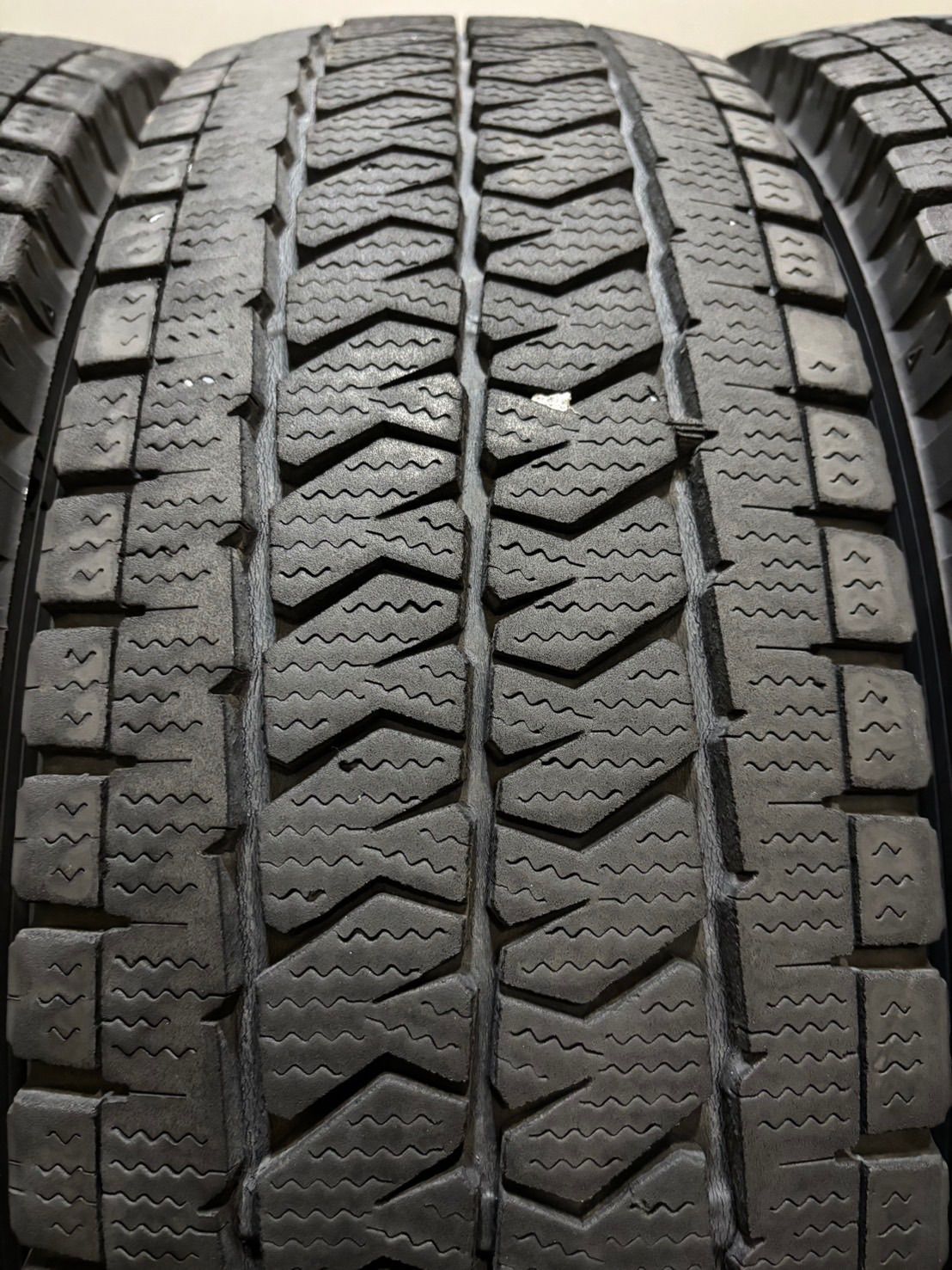 195 80R15 107 105N LT BRIDGESTONE VL10 23年製 スタッドレス 4本 ブリヂストン ブリザック ハイエース キャラバン 南6-K238 USTAUSTRALIA_COM_AU