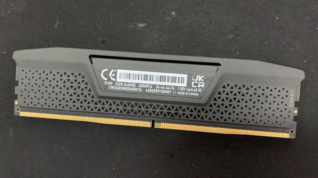 CORSAIR DDR5-6000MHz デスクトップPC用メモリ DOMINATOR PLATINUM RGB DDR5シリーズ (PC5-48000) 32GB 16GB×2枚 CMT32GX5M2D6000Z36 CORSAIR DDR5-6000MHz デスクトップPC用メモリ DOMINATOR PLATINUM RGB