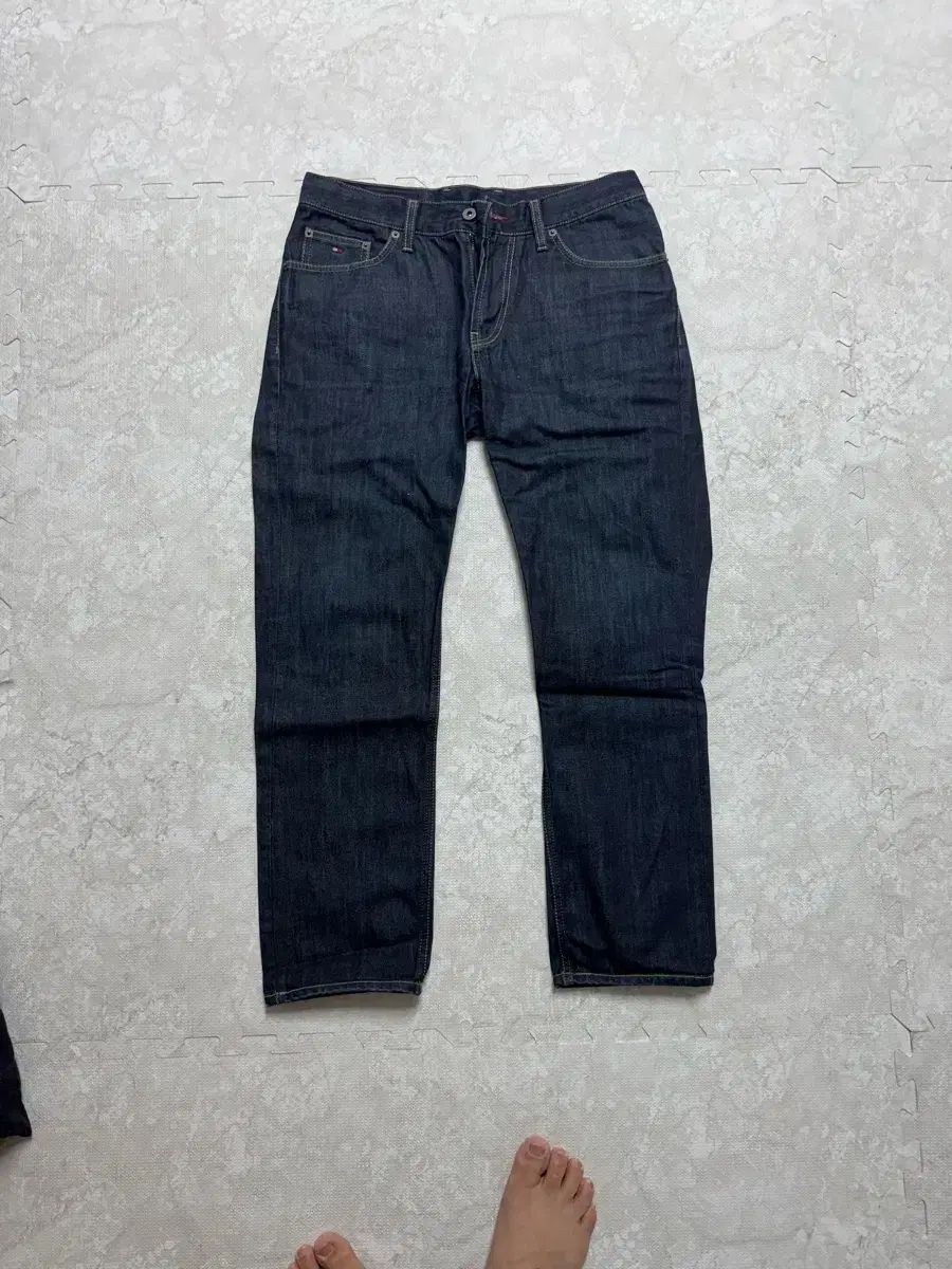 【雷市場（ポンジャン）商品韓国直送】 Tommy Hilfiger(トミーヒルフィガー) 生デニム ノンウォッシュデニム デニム 32 サイズ 出品