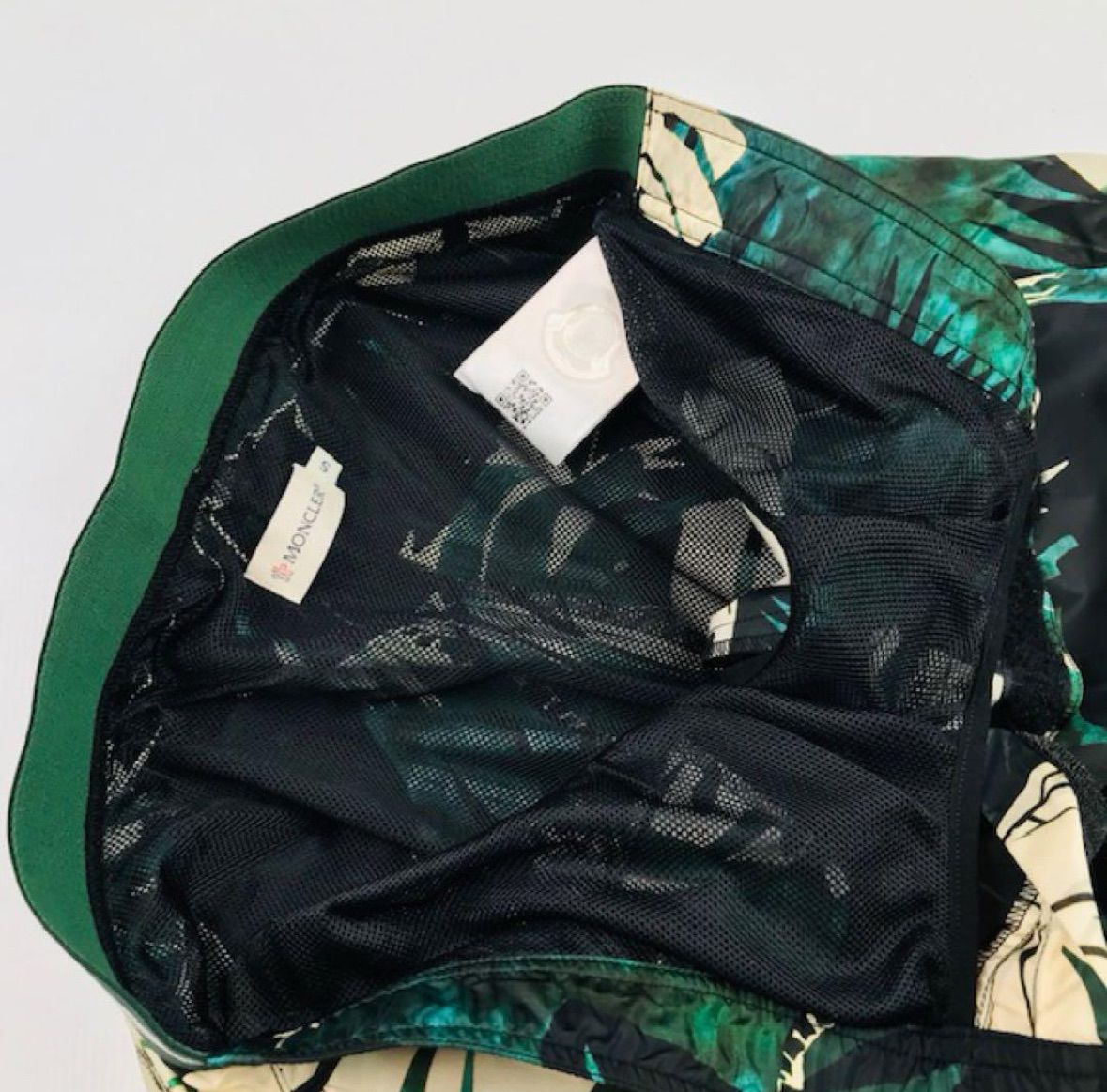 美品☆MONCLER・モンクレール BOXER MARE メンズ ワッペン付き 