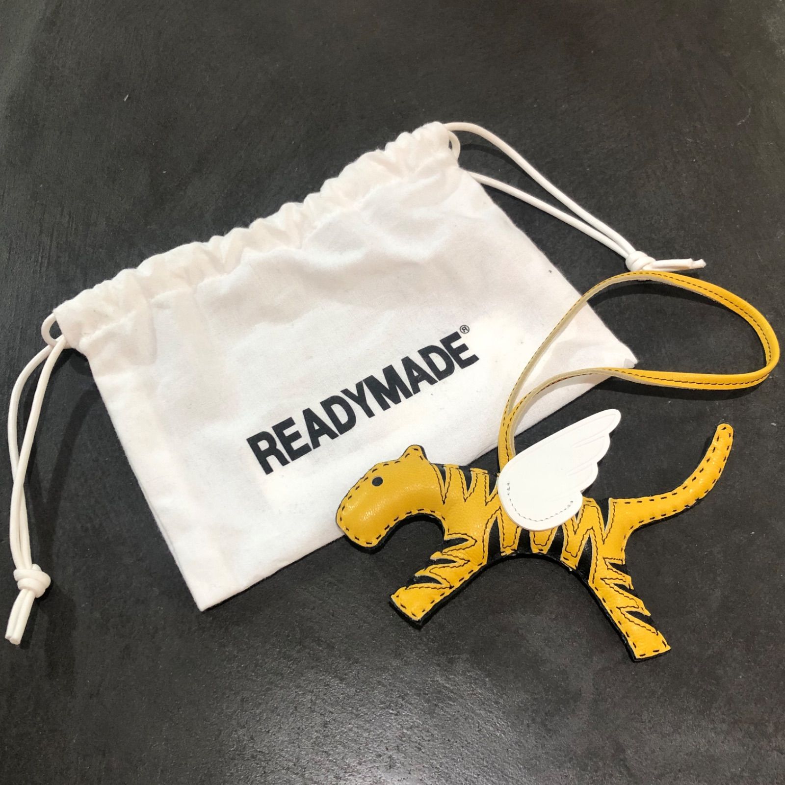参考上代51700円 未使用品 READYMADE CHARM/YELLOW レザーチャーム