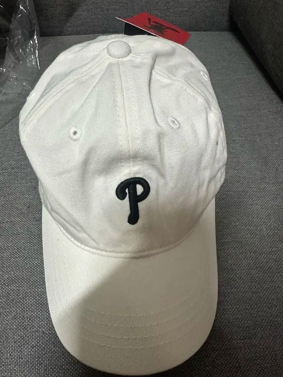【雷市場（ポンジャン）商品韓国直送】 MLB 帽子 これは新品です