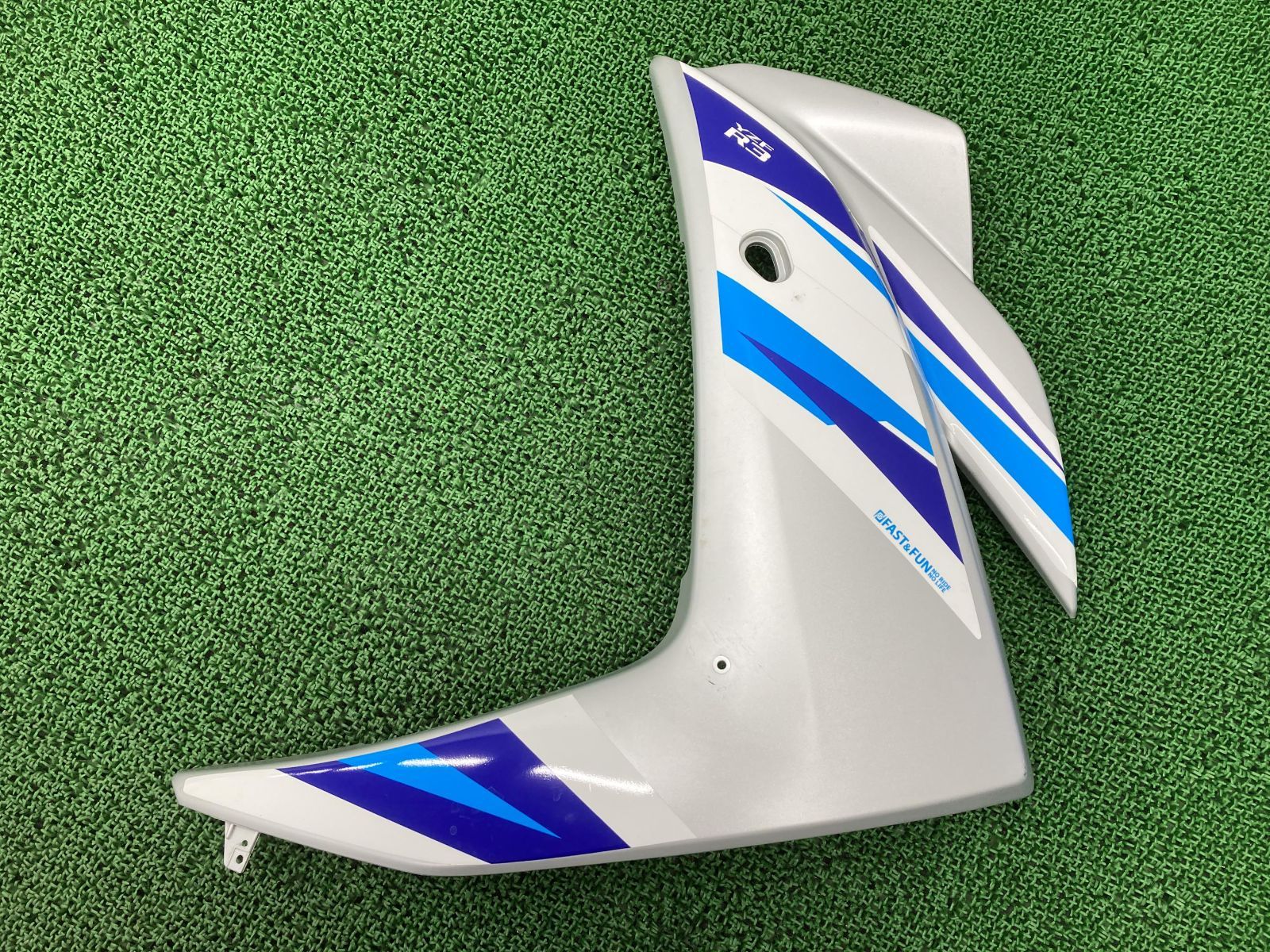 YZF-R3 サイドカウル 左 銀/青 1WD ヤマハ 純正 中古 バイク 部品 RH07