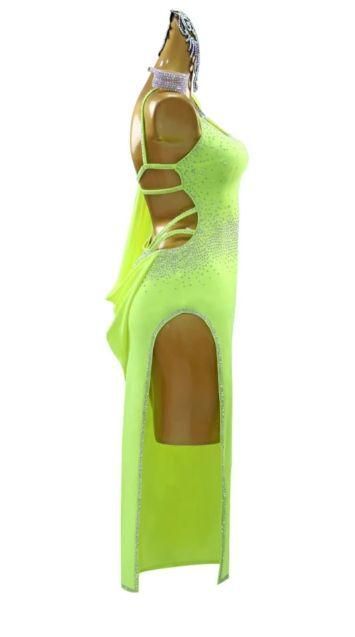 ラテンドレス デモ