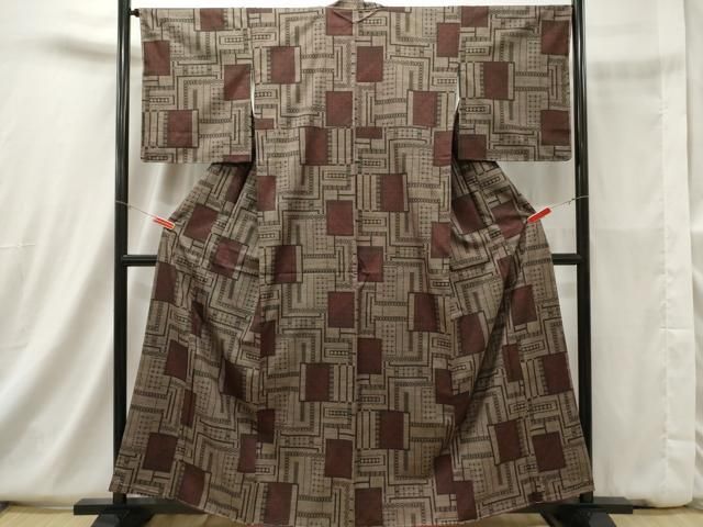 平和屋着物○本場大島紬 7マルキ 泥染め 更紗花唐草文 正絹 逸品