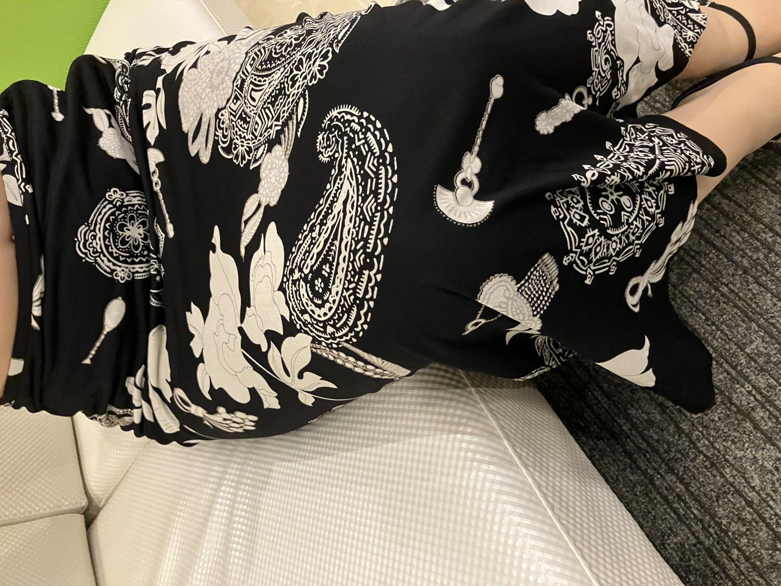 レオナール LEONARD ロングスカート 黒×白 ペイズリー柄 花柄 総