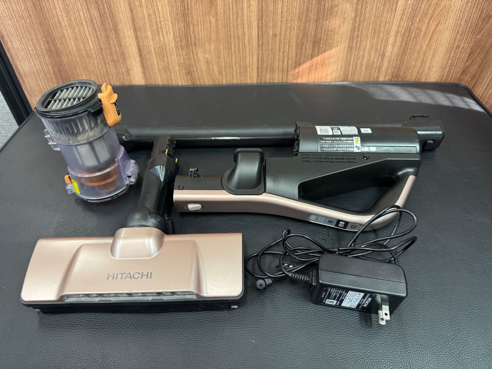 HITACHI 日立 充電式掃除機 ・PVーBHL 3000 J 2022年式 HITACHI 充電式掃除機 PV-BHL3000J