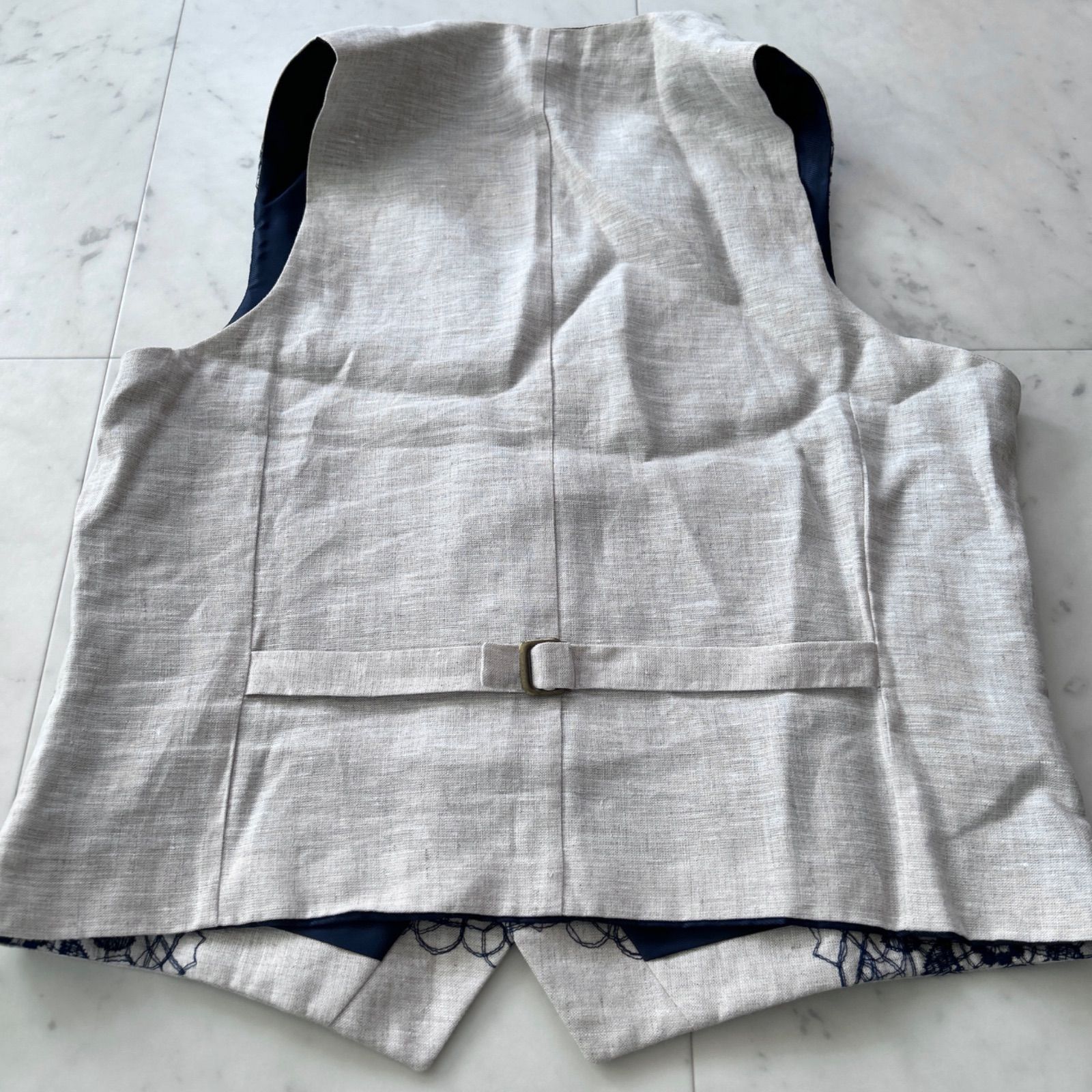 美品 Bevilacqua ベヴィラクア イタリア製 春夏 コットンリネン ベスト 美品！イタリア製 BEVILACQUA（ベヴィラクア） ボタンダウン仕様の長袖