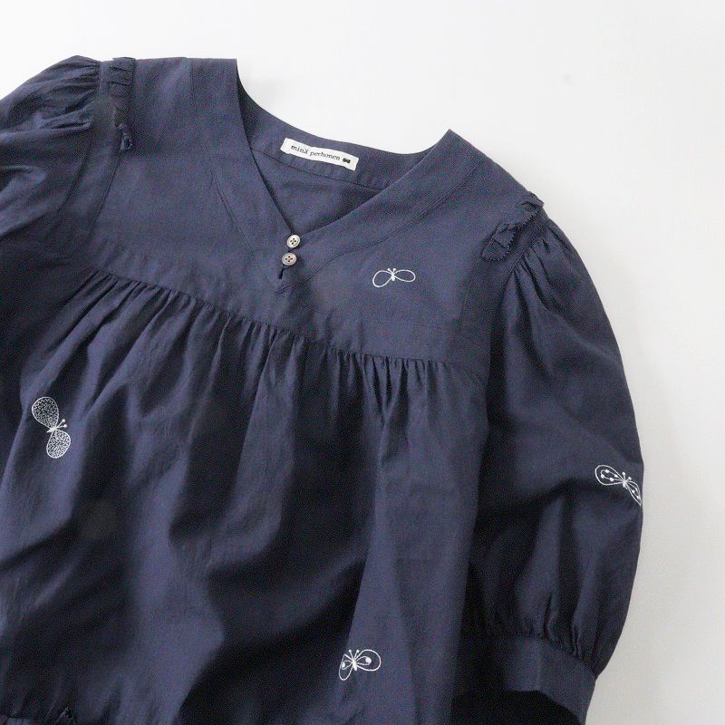 お値下げ ミナペルホネン ブラウス choucho 蝶 ネイビー 刺繍 38/M お値下げ ミナペルホネン ブラウス choucho 蝶 ネイビー 刺繍 38/M