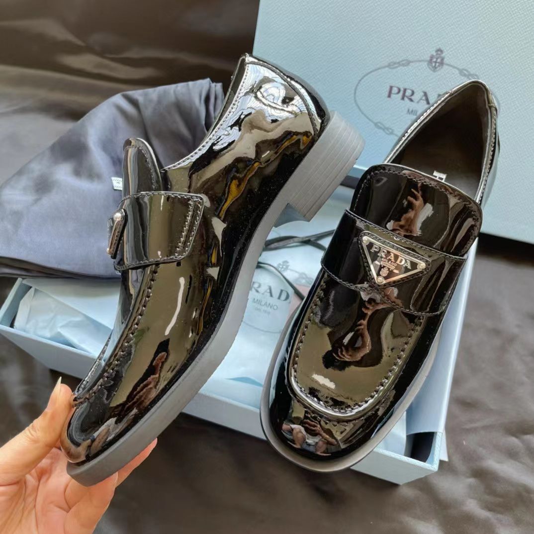 ☆美品・保存袋付☆PRADA archiveパテントレザー がま口ハンドバッグ がま口 PRADA(プラダ) - 海外通販のBUYMA